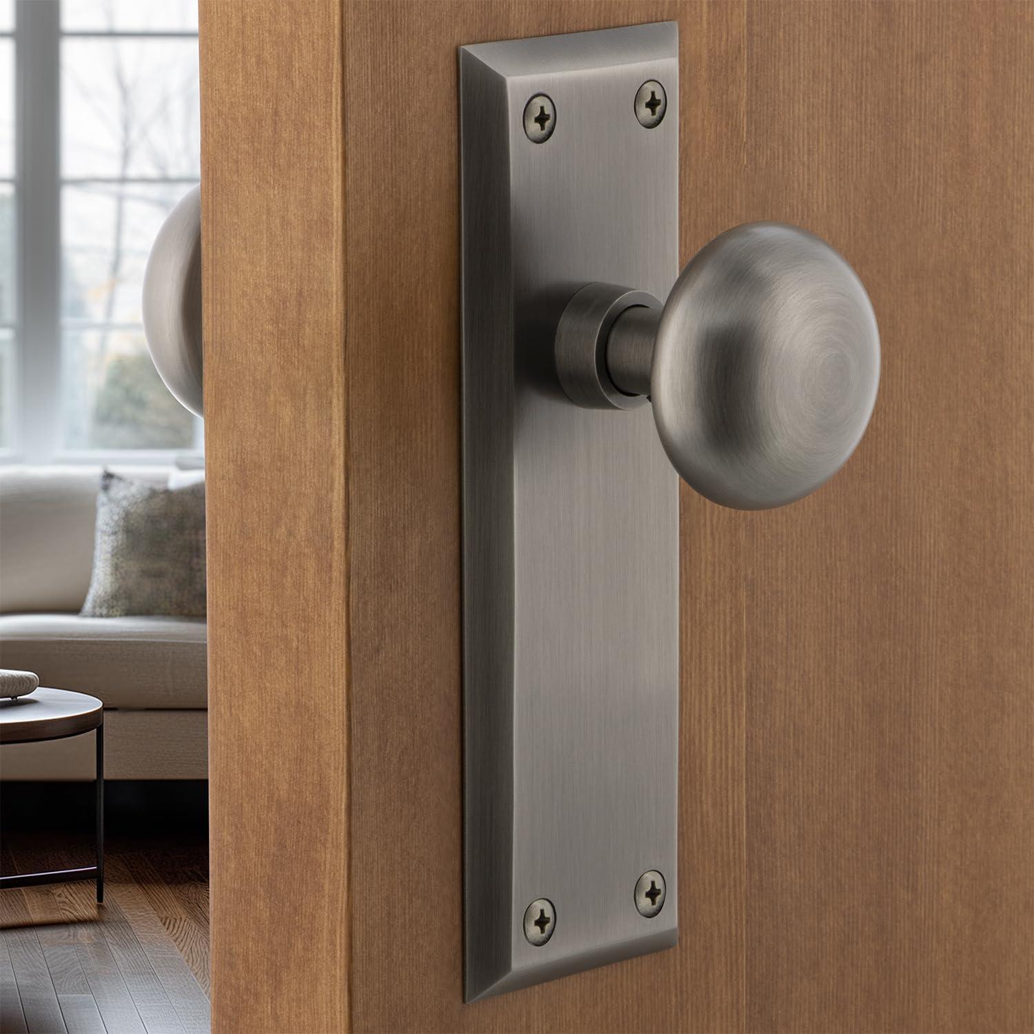 New York Plate with New York Door Knob