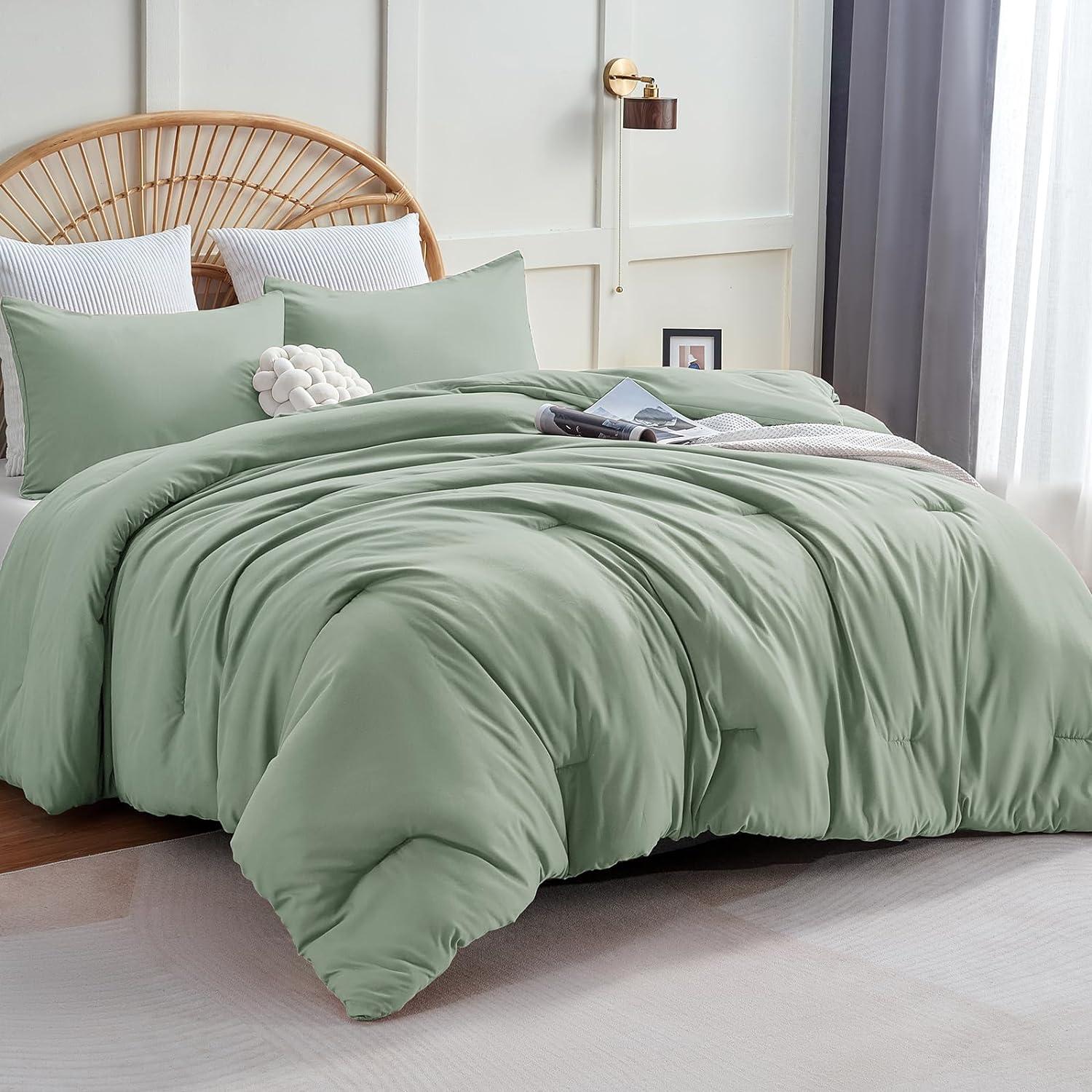 Sage Green Microfiber Full Comforter Set with Pillowcases