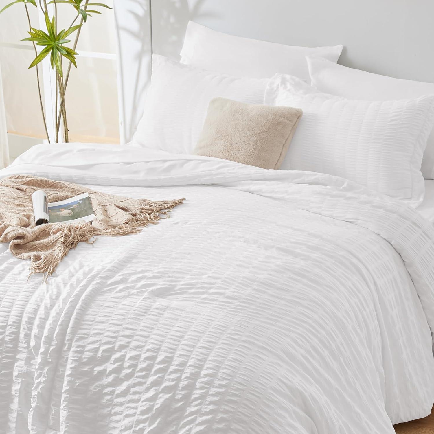 Queen Bed in a Bag White Seersucker Comforter Set with Sheets 7-Pieces All Season Bedding Sets with Comforter, Pillow Sham, Flat Sheet, Fitted Sheet and Pillowcase