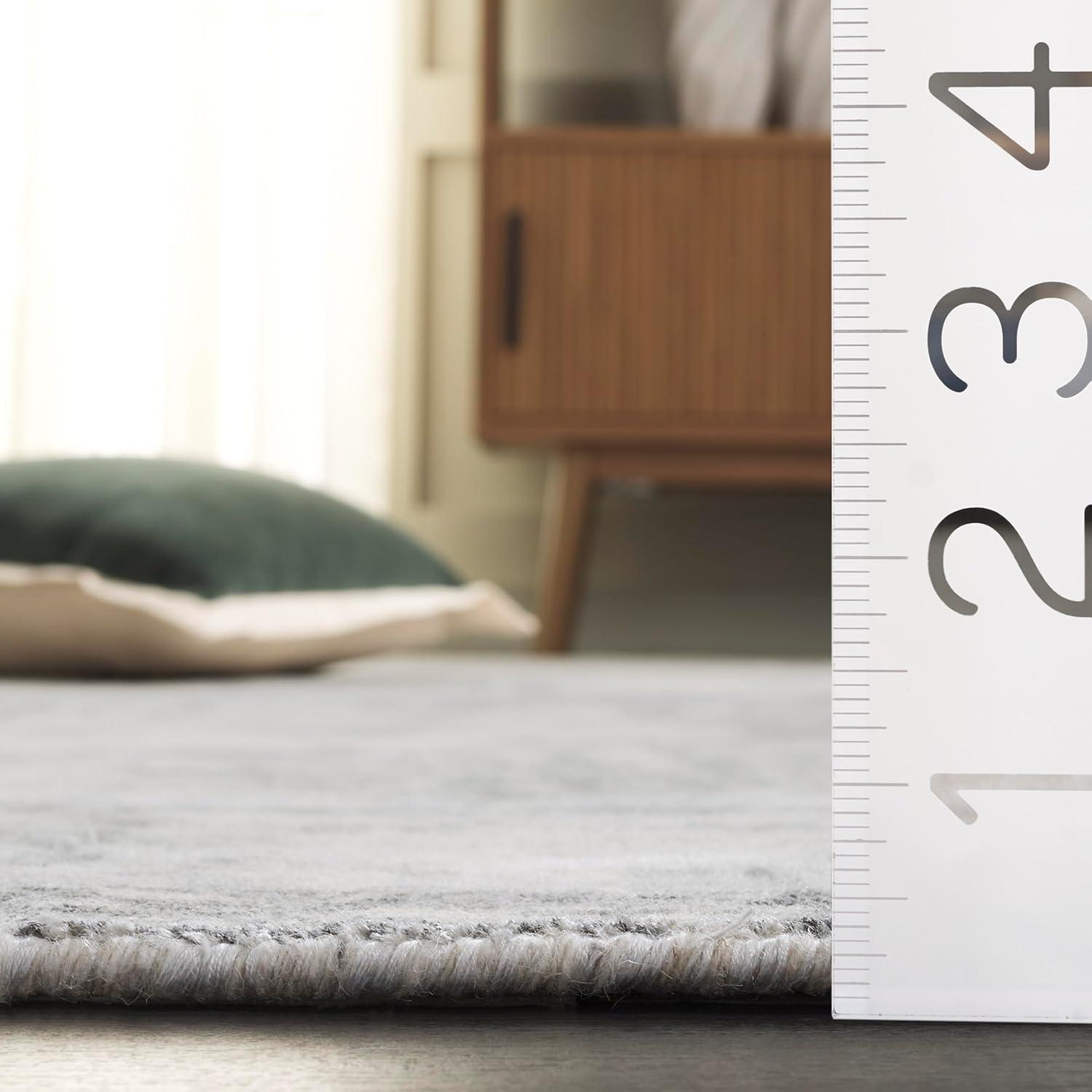 SAFAVIEH Mirage Natalee Vintage Abstract Area Rug, Grey/Silver, 8' x 10'