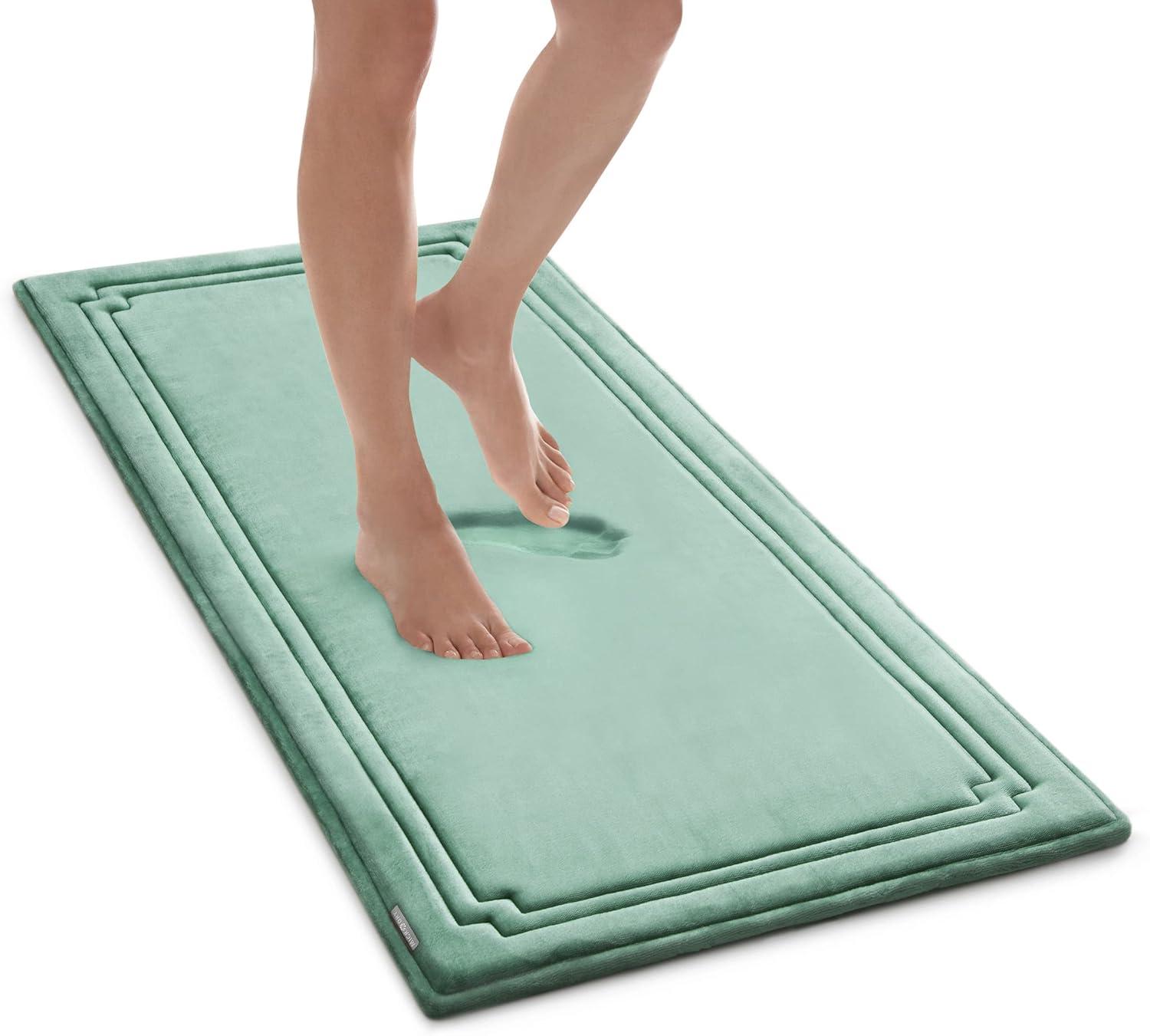 MICRODRY SoftLux Racetrack Twist Memory Foam Bath Mat with Skid Resistant Base