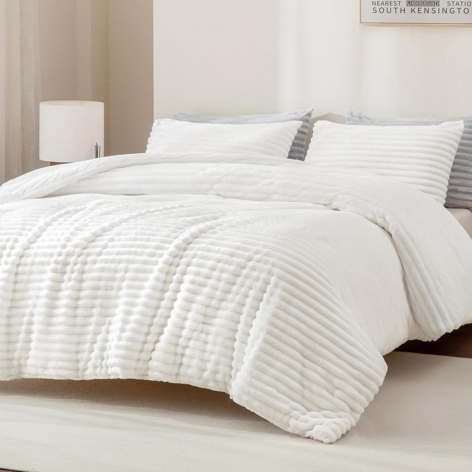 White Faux Fur Queen Comforter Set with Pillowcases