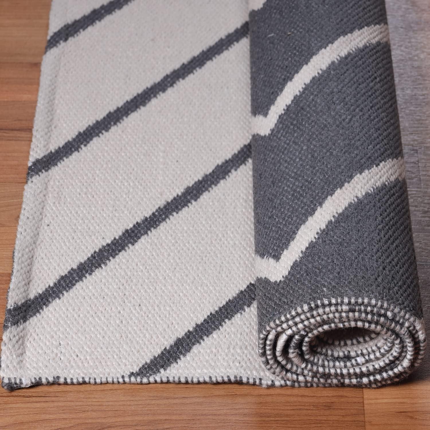 Ivory Zig-Zag Chevron Synthetic 6' x 9' Flatweave Rug