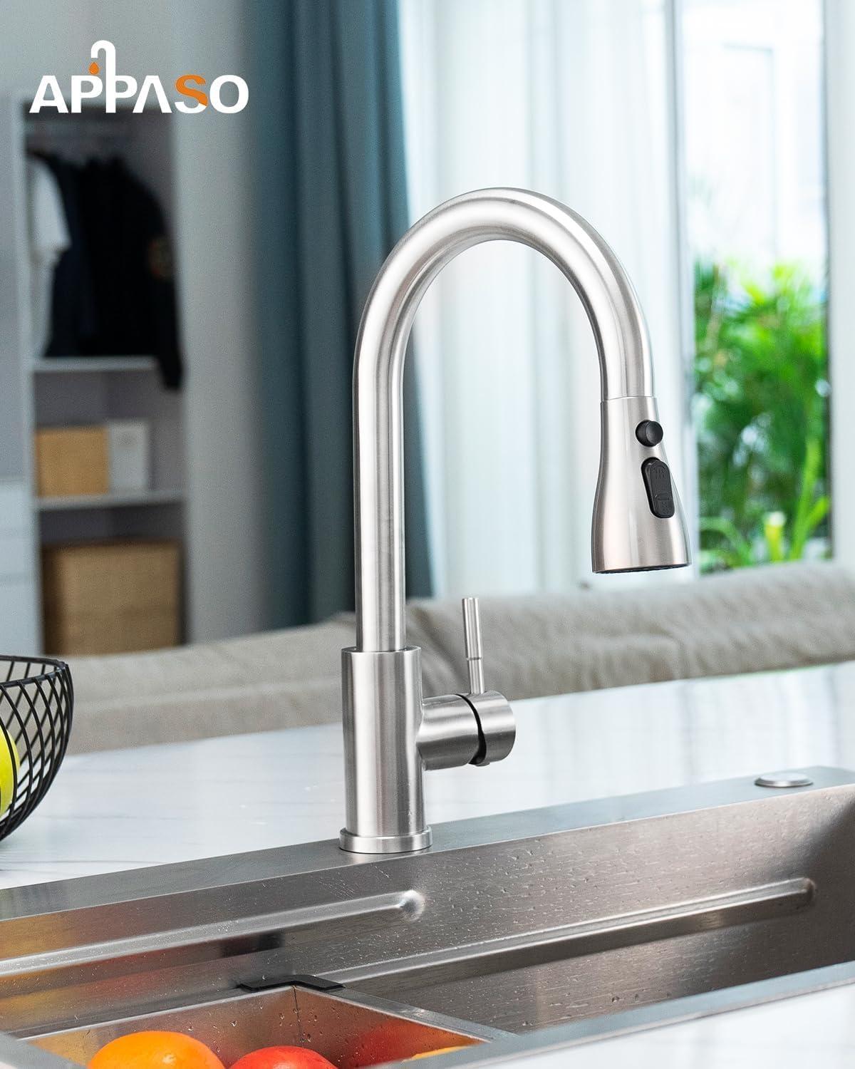 Pull Down Single Handle Kitchen Faucet with Deck Plate and Sprayer