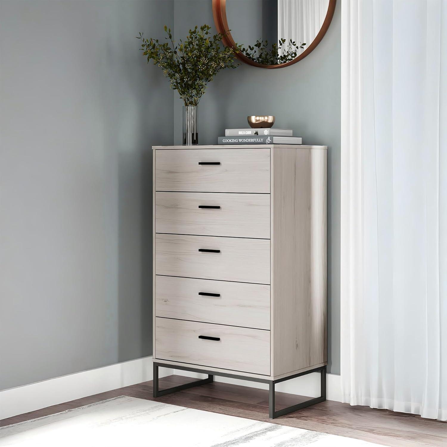Latitude Run® Bosnjak 29.88'' W 5 - Drawer Dresser