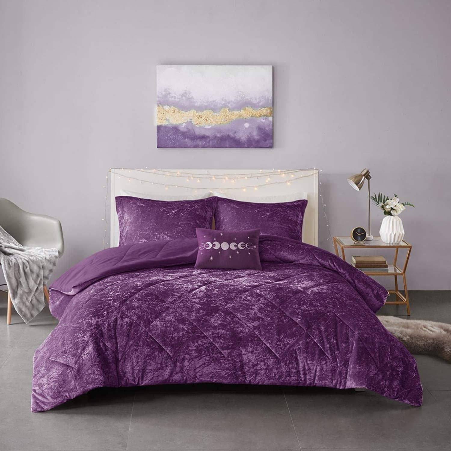 Intelligent Design Felicia Crushed Velvet Comforter Set with Throw Pillow