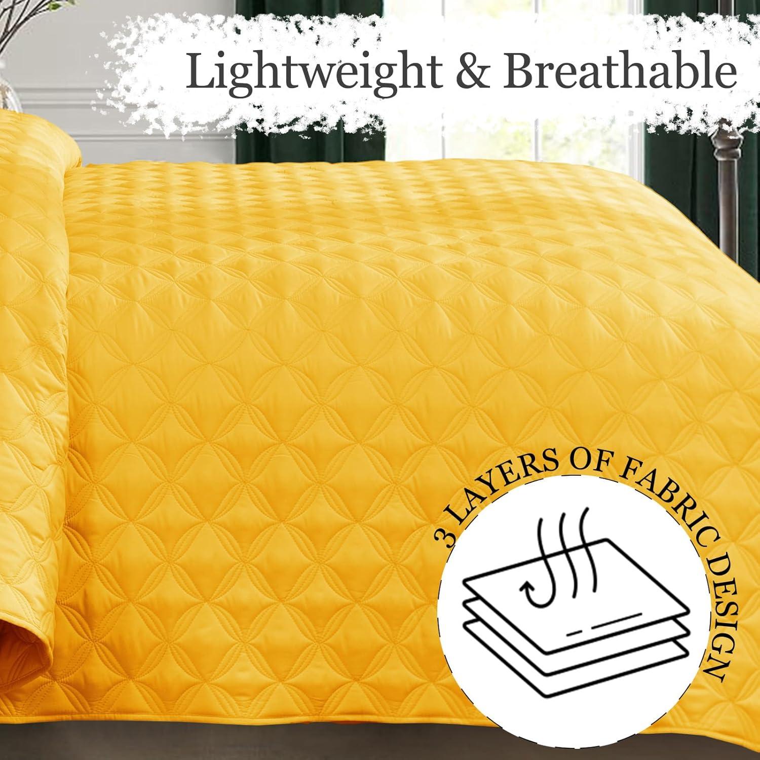 Exclusivo Mezcla Bed Quilt Set Queen Size for All Seasons, Stitched Pattern Quilted Bedspread/ Bedding Set/ Coverlet with 2 Pillow shams, Lightweight and Soft, Yellow