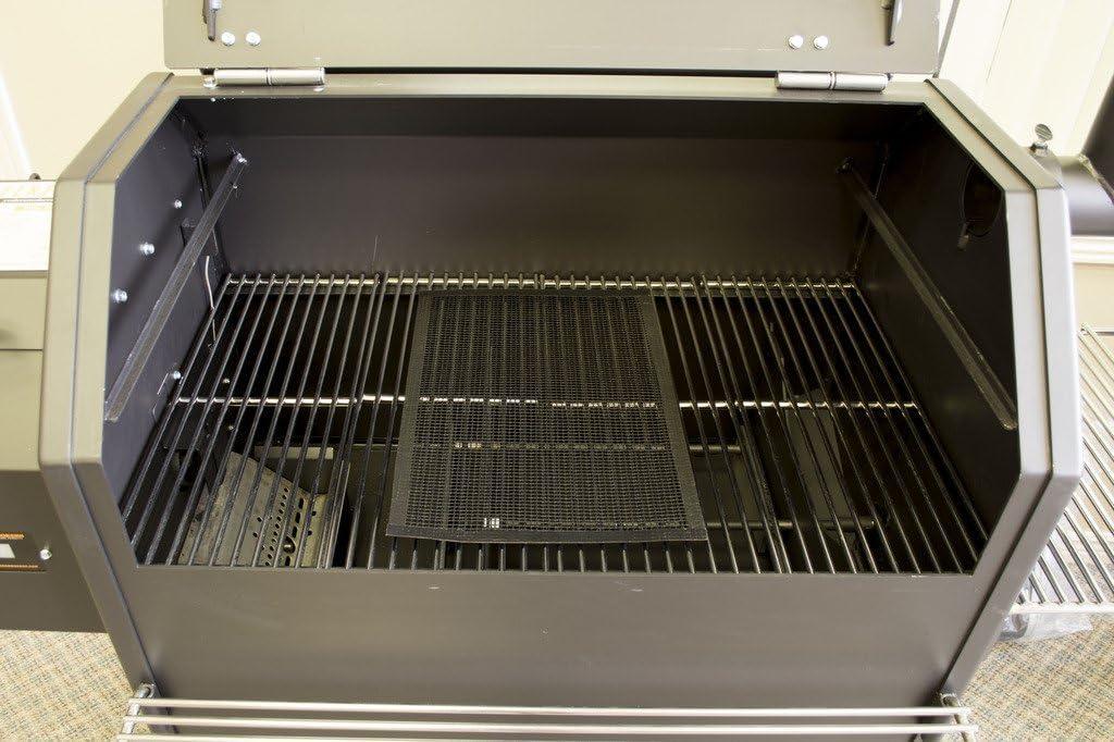 BBQ Butler Mesh Grill Mat - Perfect For Smokers (11 x 16 inch) - 1