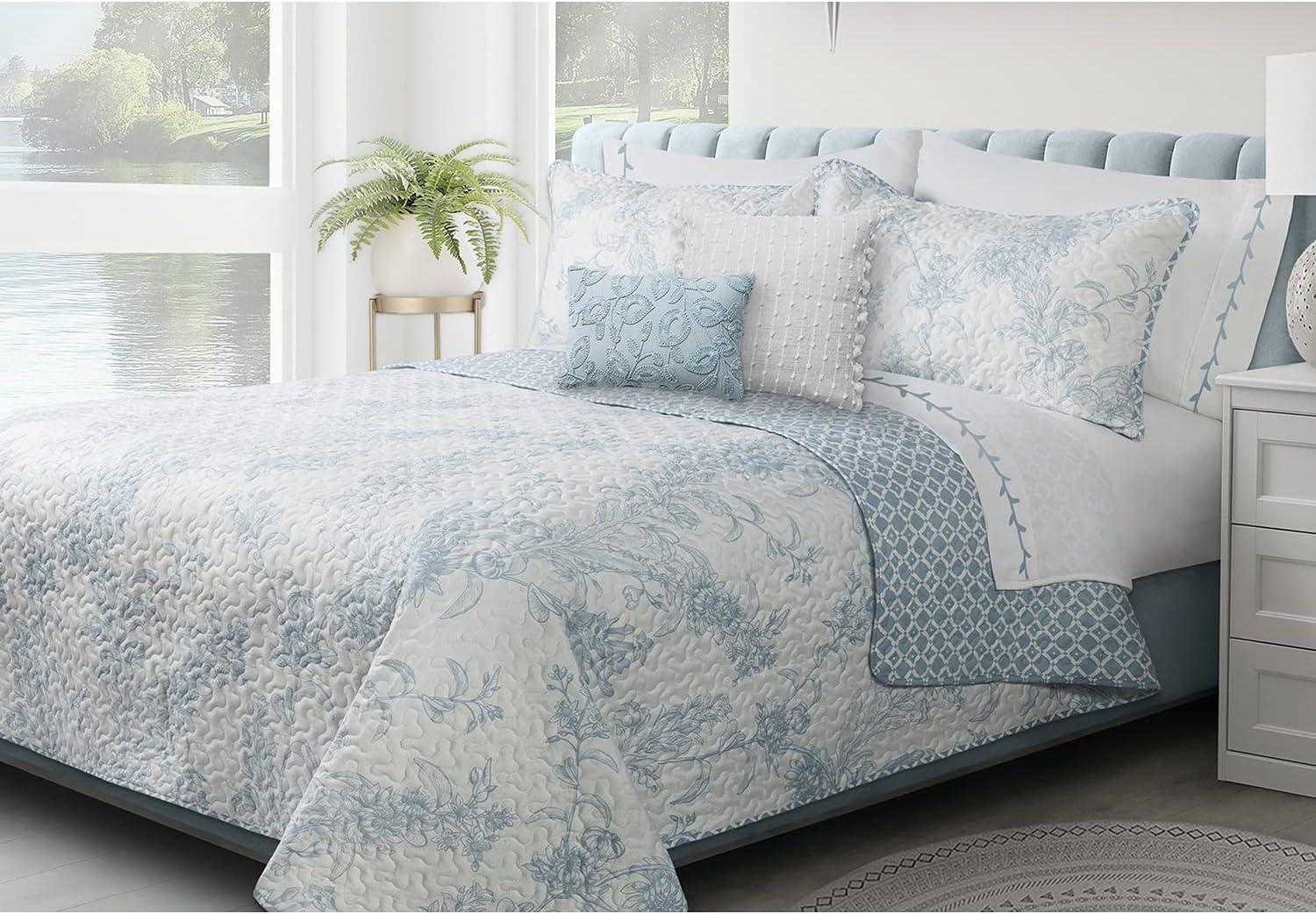 S & Co. Dream Blue Microfiber Quilt, Queen - Hypoallergenic (3 Count)