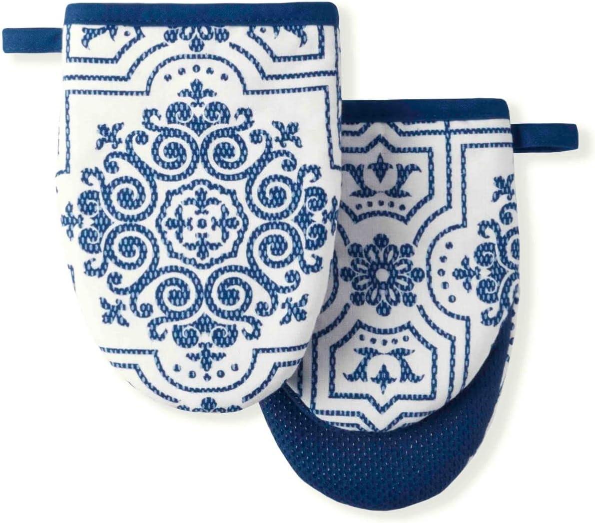 Blue Medallion Print 2-Piece Silicone Oven Mitt Set