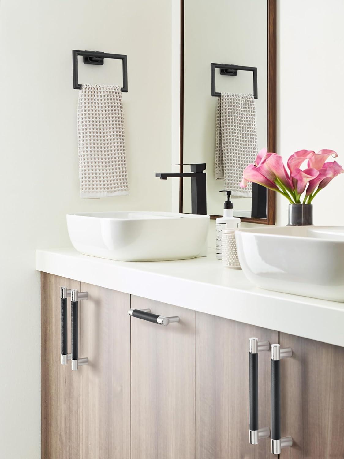 Bronx Closed Towel Ring