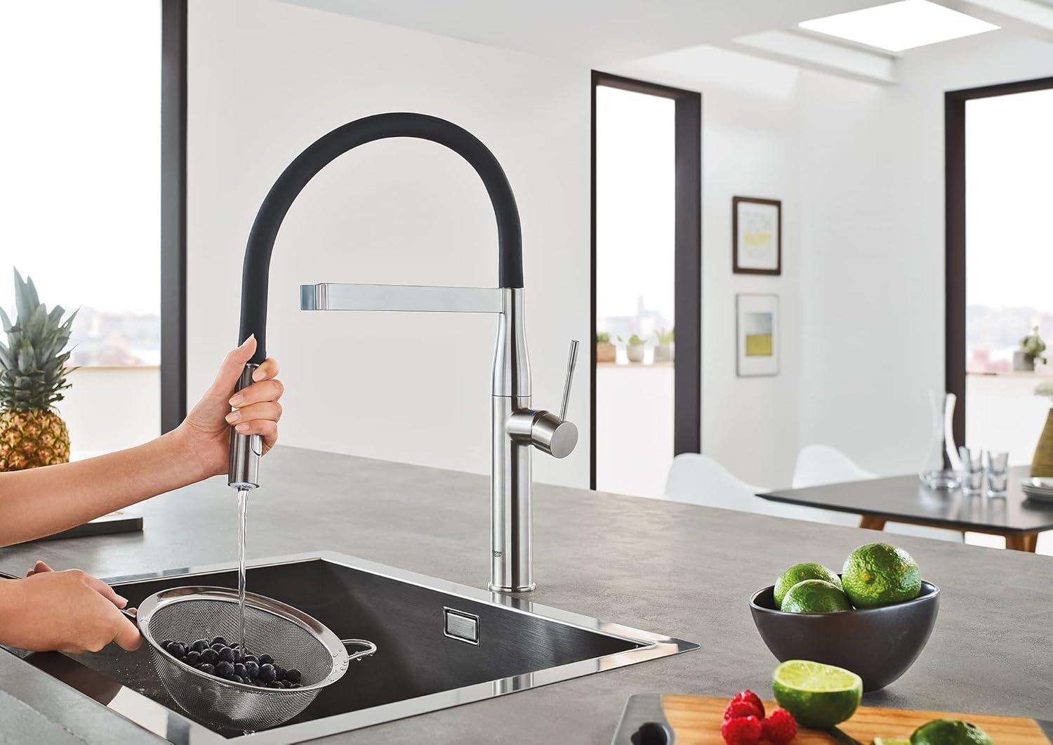 Modern Chrome Kitchen Faucet with 360° Swivel and Pull-Down Spray