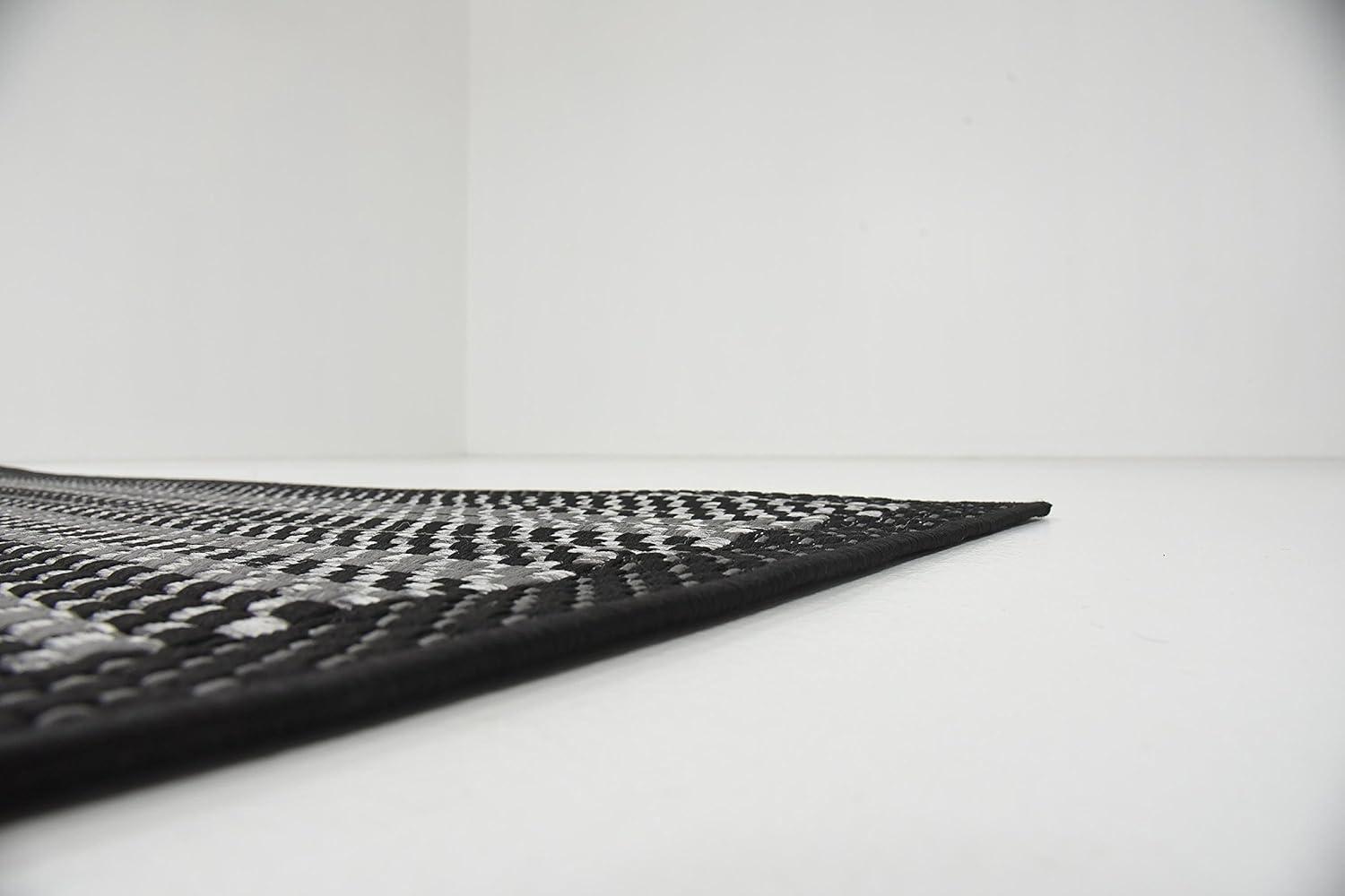 Unique Loom 6' 0 x 9' 0 Gray Outdoor Border Checkered Area Rug