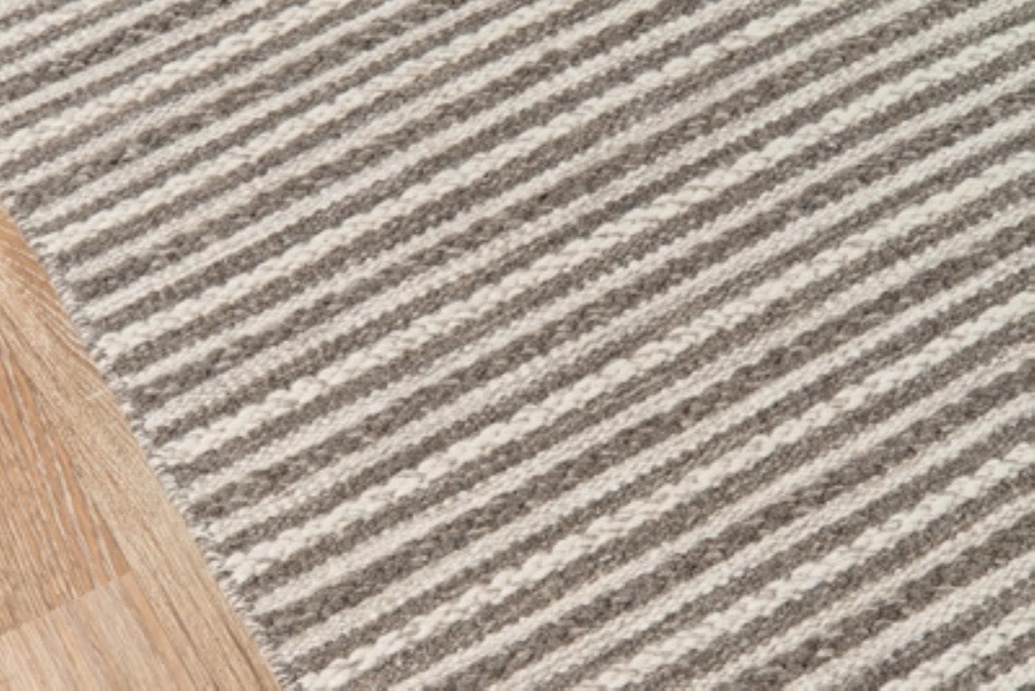 Momeni Mesa Classic Stripe Area Rug