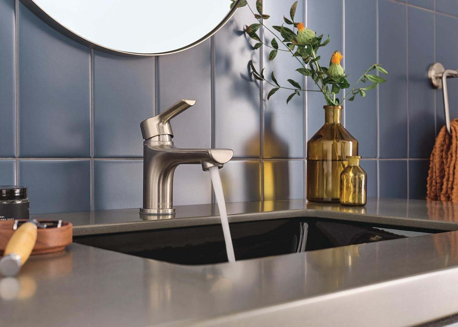 Single-Hole Single-handle Bathroom Faucet with Drain Assembly