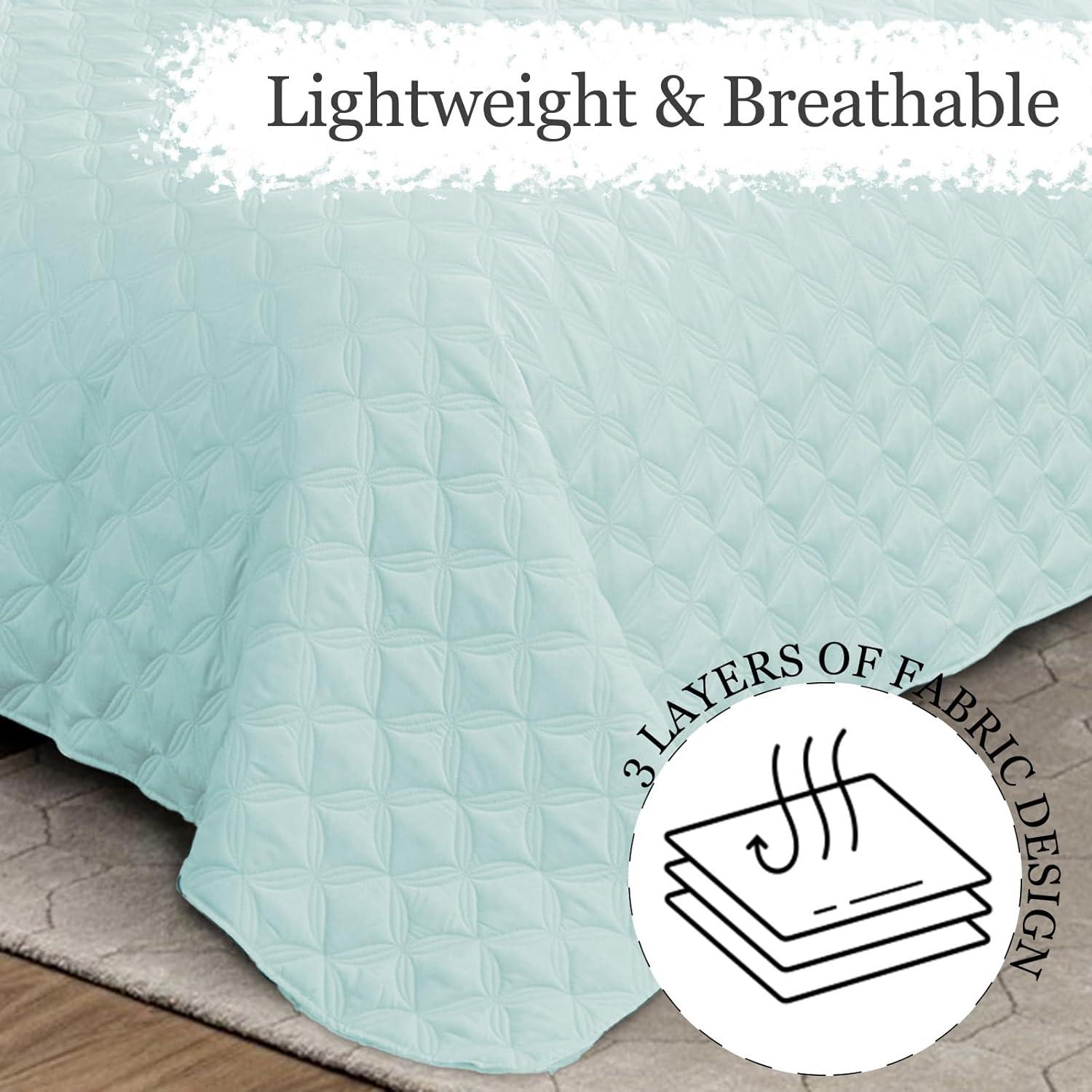 Exclusivo Mezcla Queen Quilt Bedding Set, Lightweight Soft Light Grey Queen Bedspreads Coverlets with Geometric Stitched Pattern