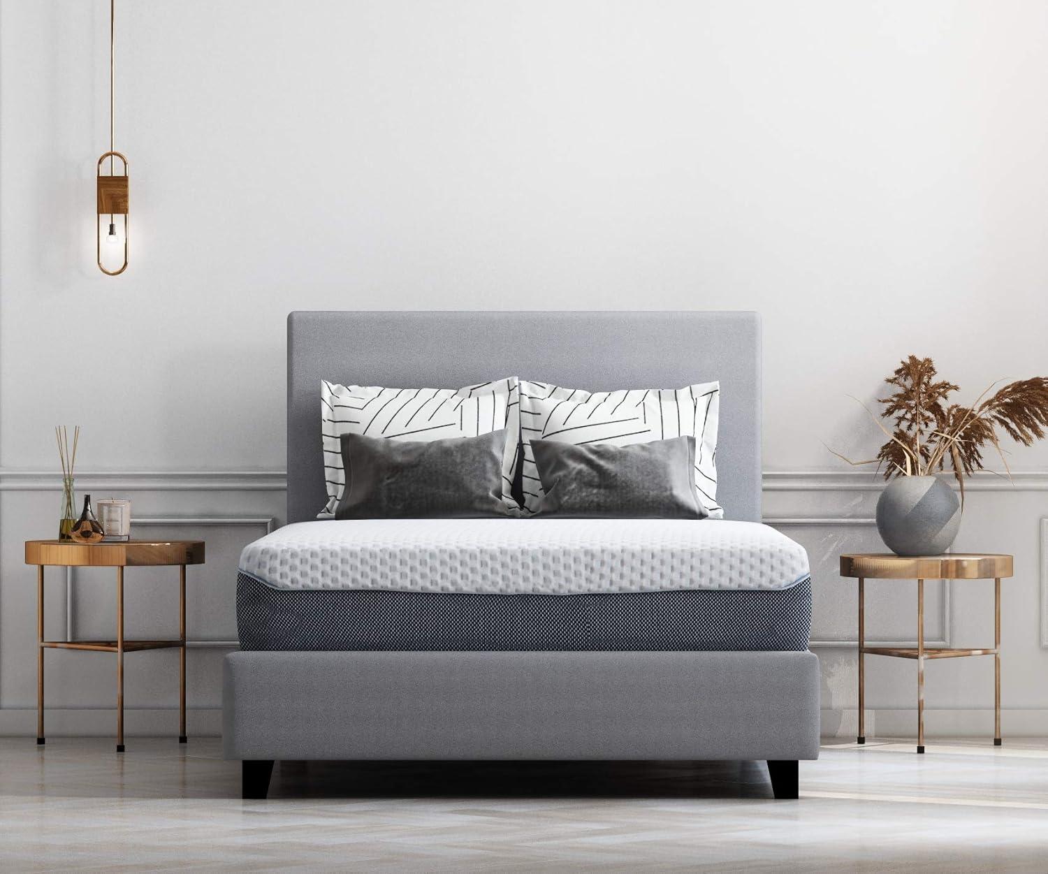 Queen Size White Gel Memory Foam Mattress with Micro Cool Cover