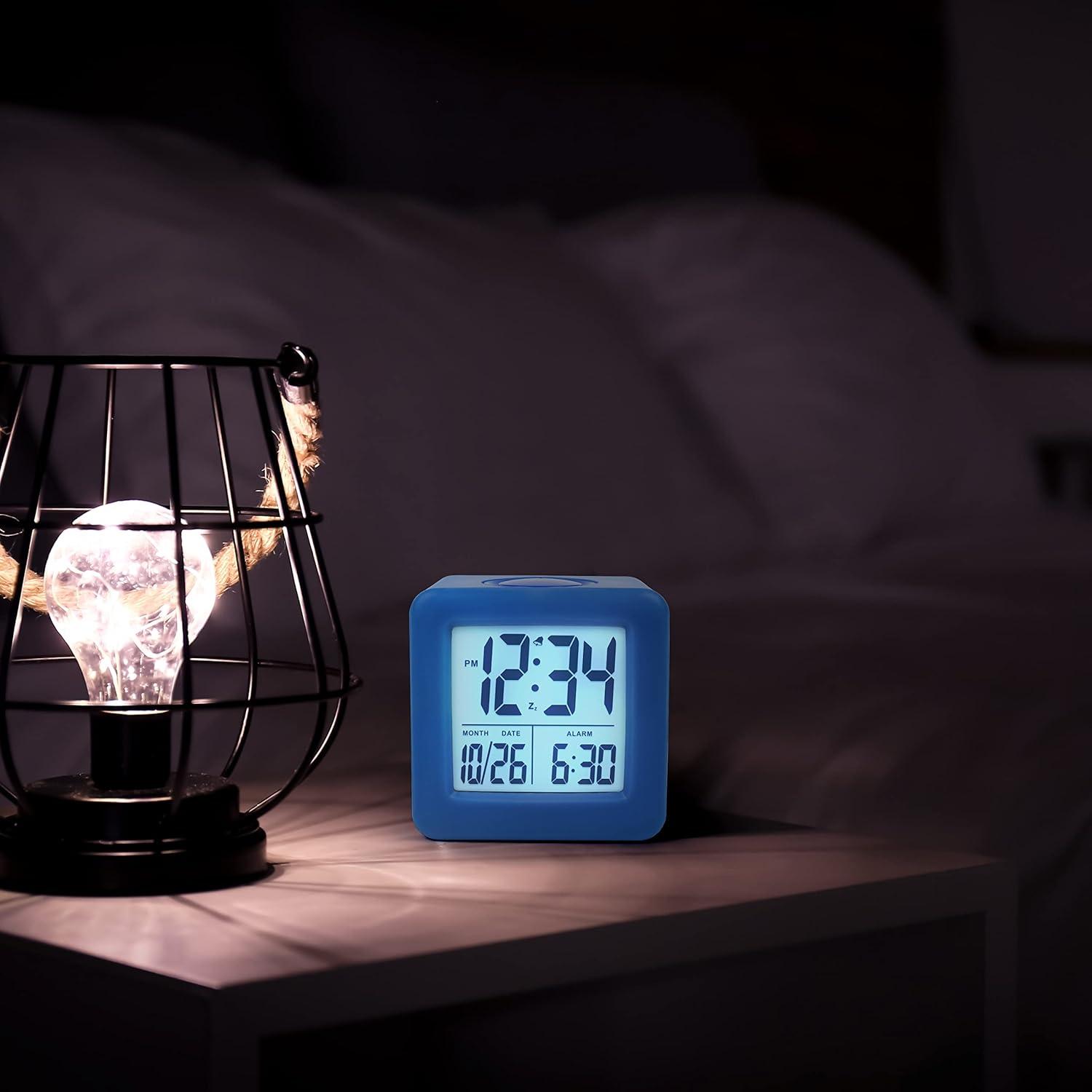 Jieluotekeji Equity By La Crosse Soft-Cube LCD Alarm Clock With Smart Light