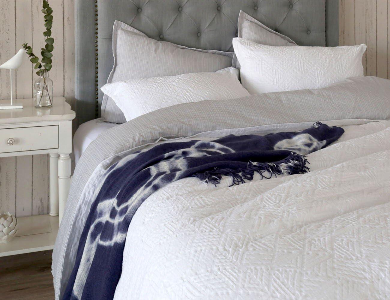 Washed Cotton Jacquard Reversible 3 Piece White Duvet Cover Set