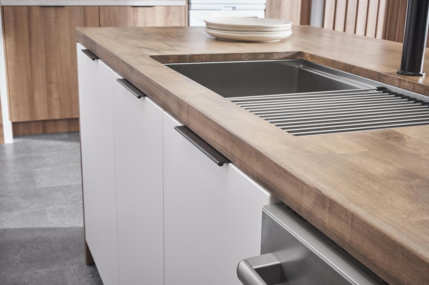 Edgefield 2 3/8" Center to Center Finger Pull