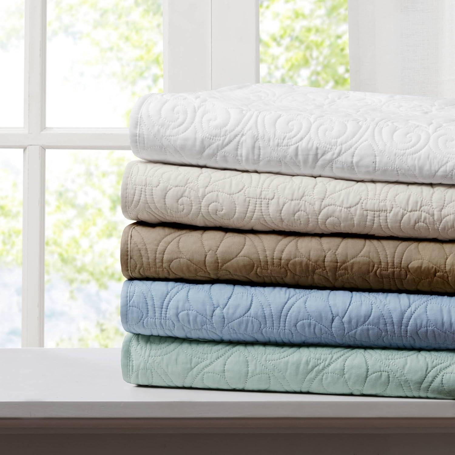 Madison Park Quebec Oversized Quilted Throw