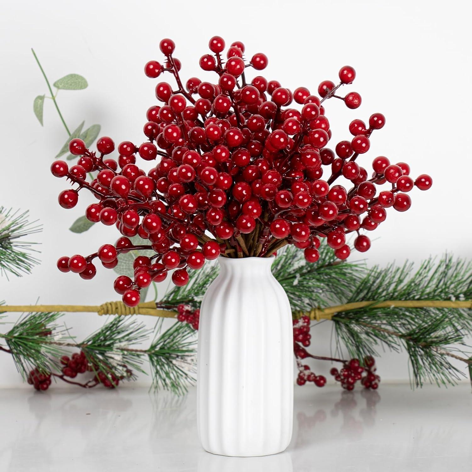 32 Pack Christmas Tree Decorations, Artificial Red Berry Stems 6.5inch Christmas Berry Picks with Holly Berries for Xmas Winter Holiday Home DIY Ornaments