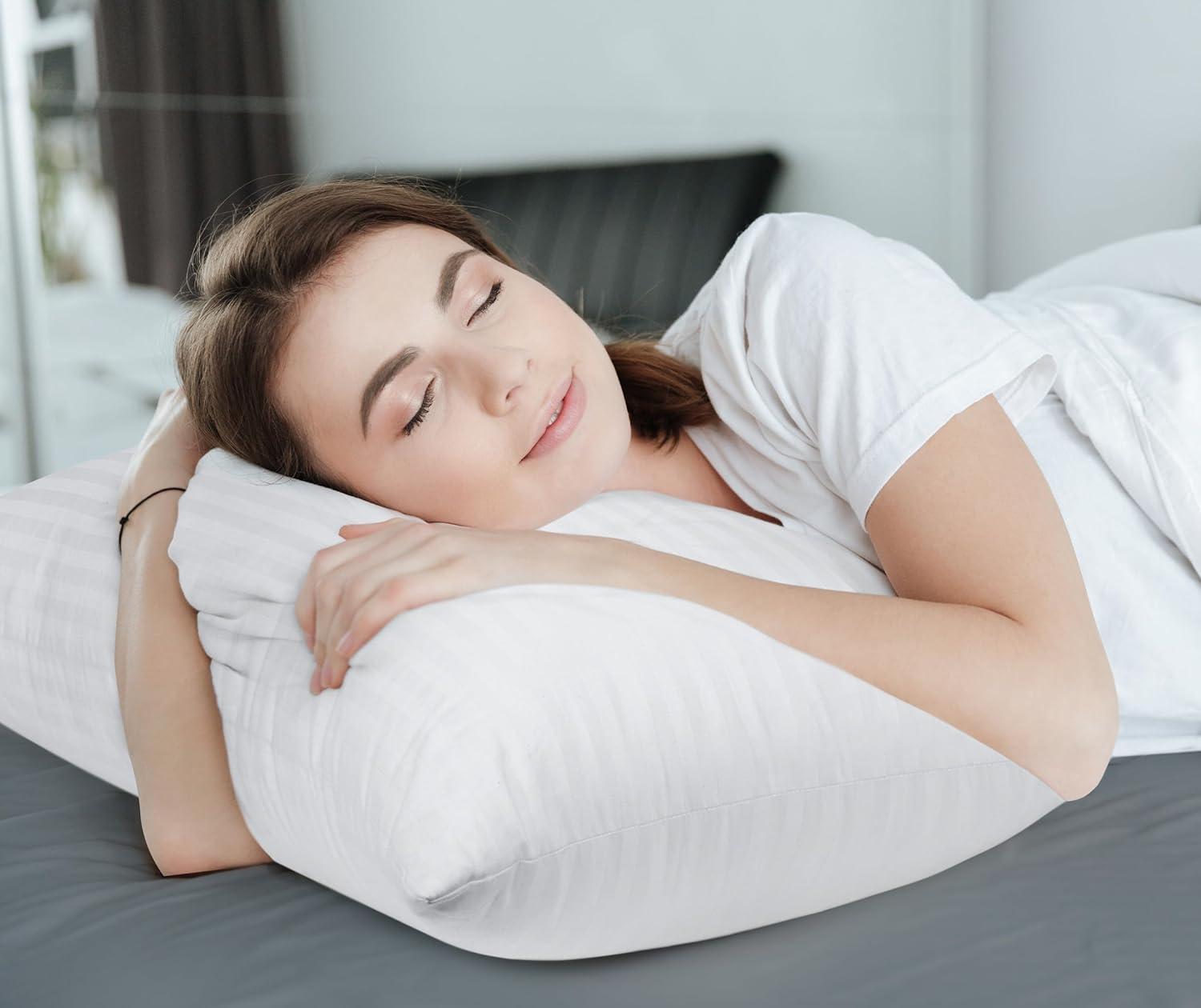 Queen Size White Polyester Bed Pillows Set of 2