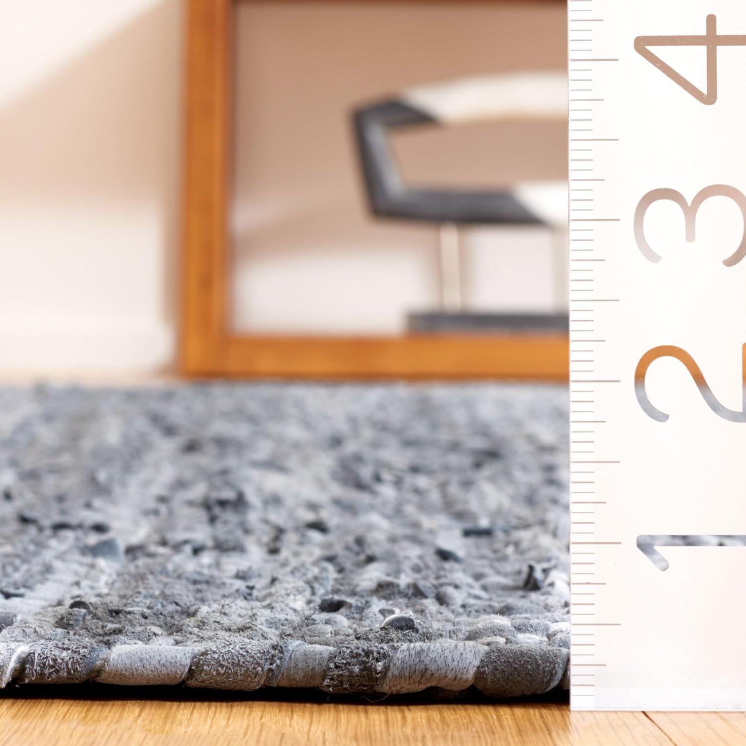 Vintage Leather VTL310 Hand Woven Indoor Accent Rug - Light Grey/Dark Grey - 2'3"x4' - Safavieh