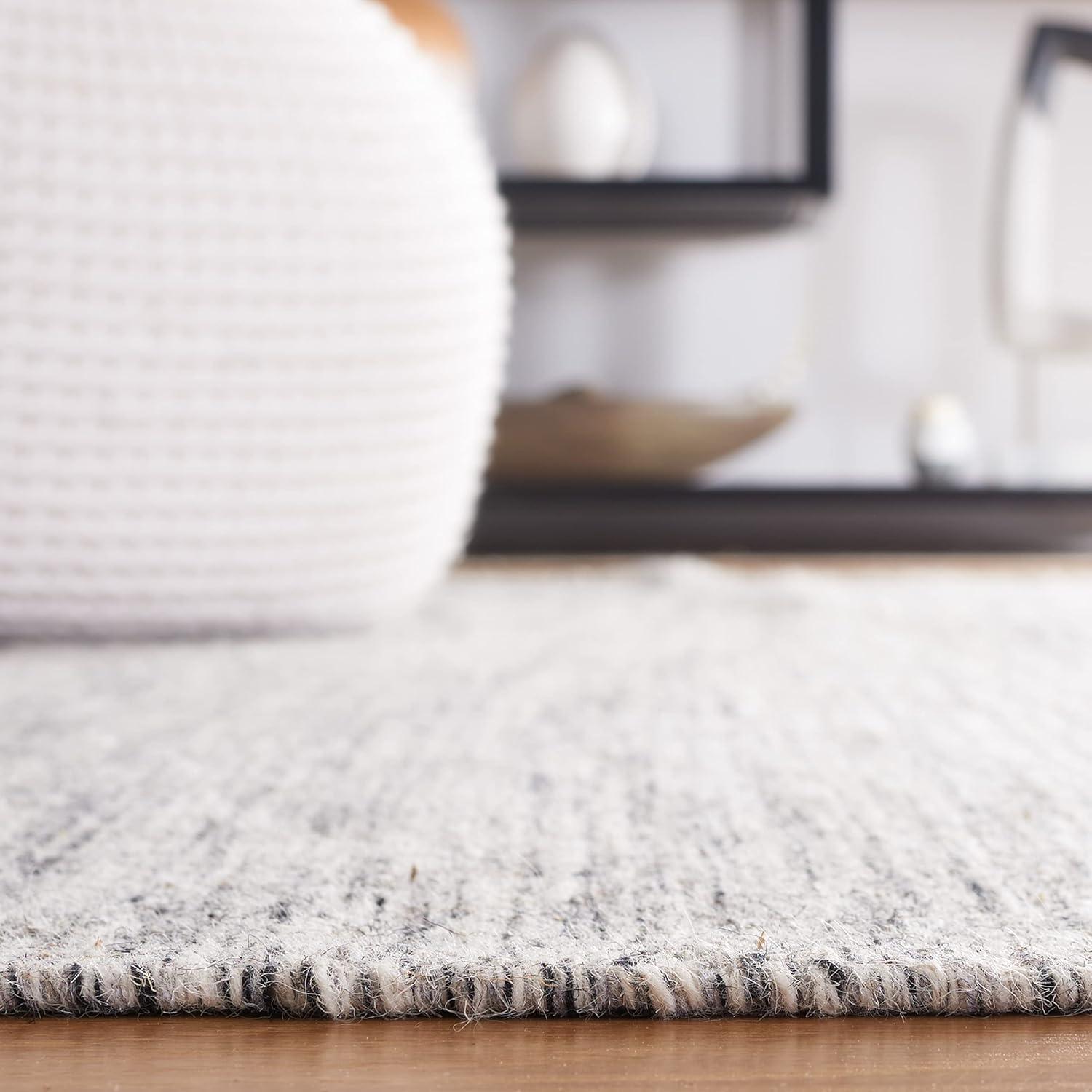 Dhurries DHU801 Hand Loomed Area Rug - Dark Grey/Beige - 5'x8' - Safavieh.
