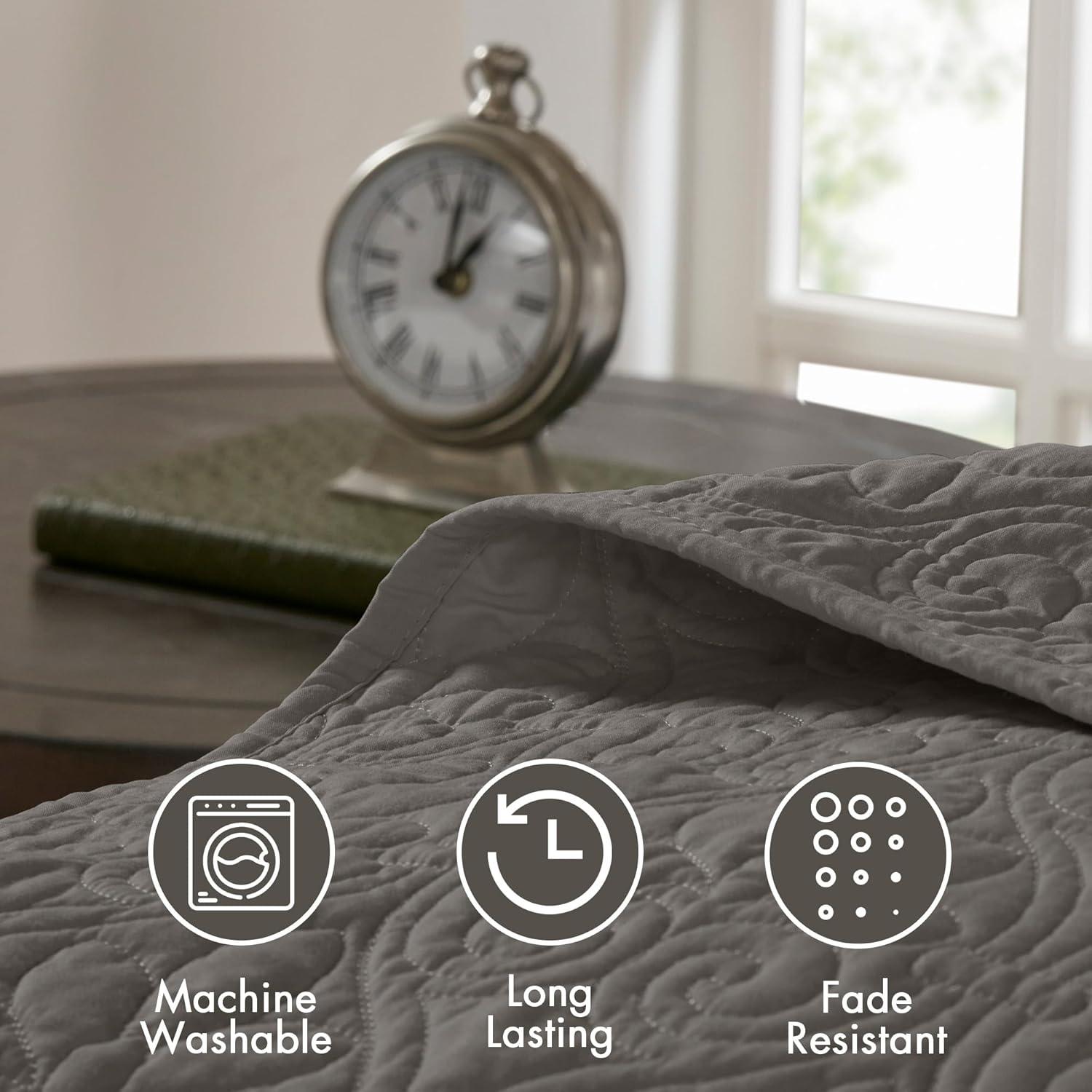 Quebec Reversible Bedspread Set