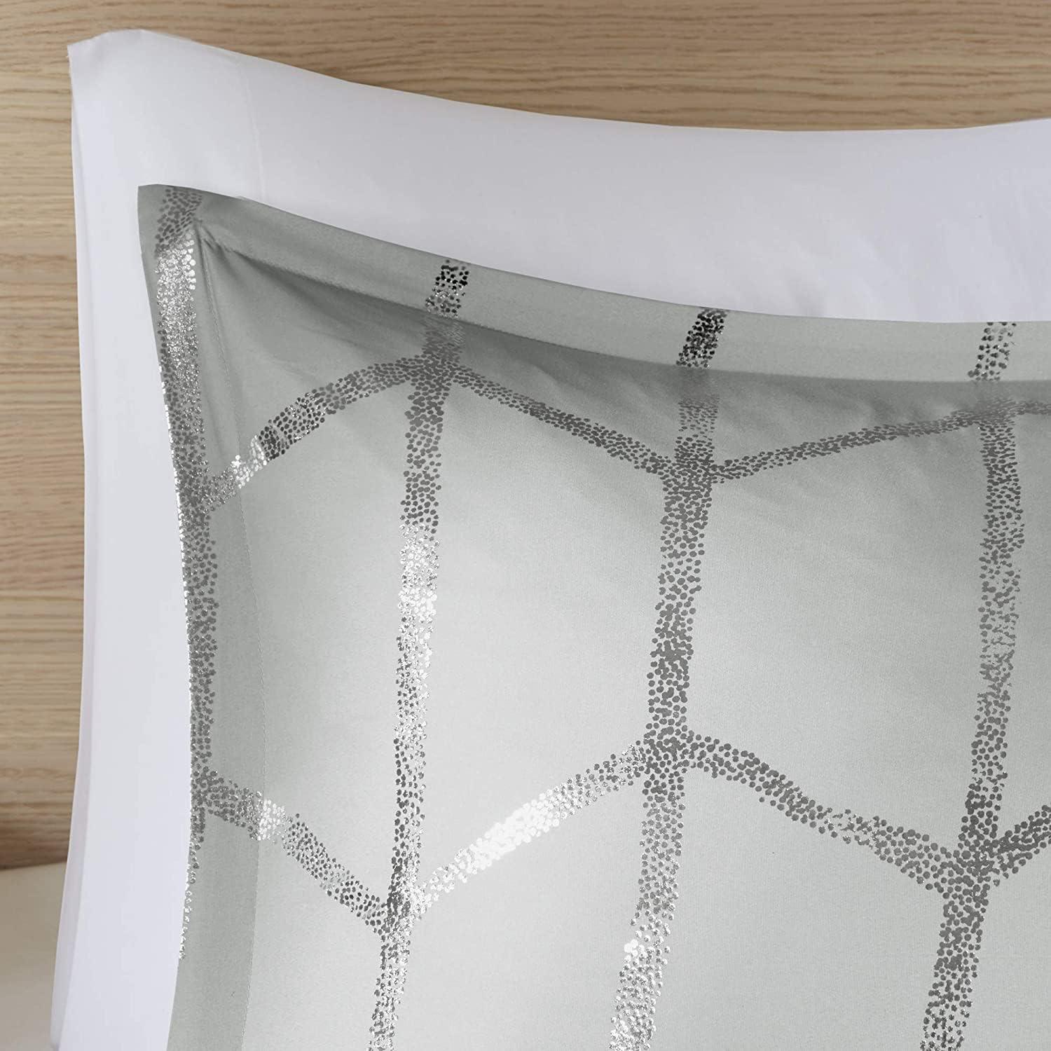 Intelligent Design Raina Metallic Printed Comforter Set