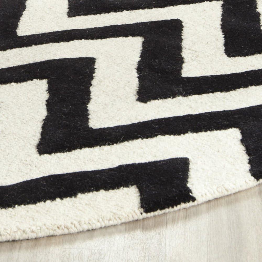 SAFAVIEH Cambridge Kaitlyn Zig Zag Stripes Wool Area Rug, Black/Ivory, 4' x 4' Round