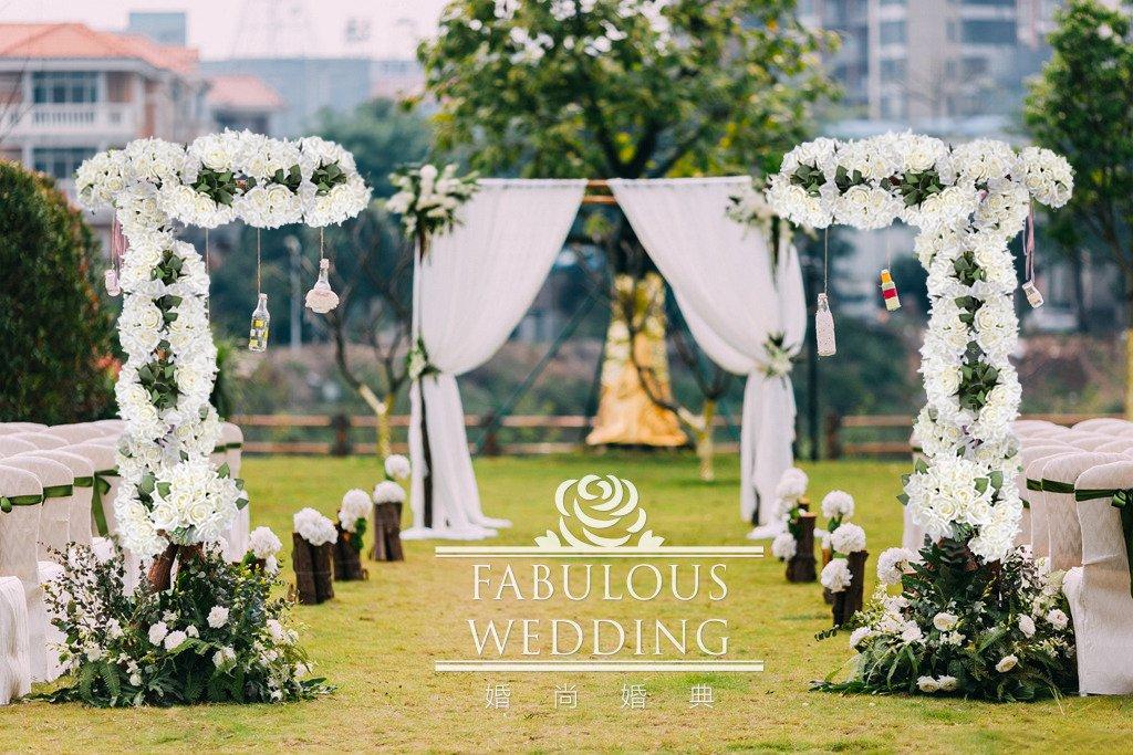 Artificial Flowers Rose Bouquet 2 Fake Flowers Silk Plastic Artificial White Roses 18 Heads Bridal Wedding Bouquet for Home Garden Party Wedding Decoration White