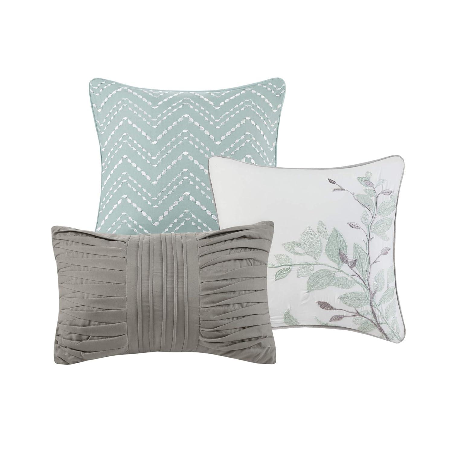Madison Park 6 Piece Printed Quilt Set with Throw Pillows