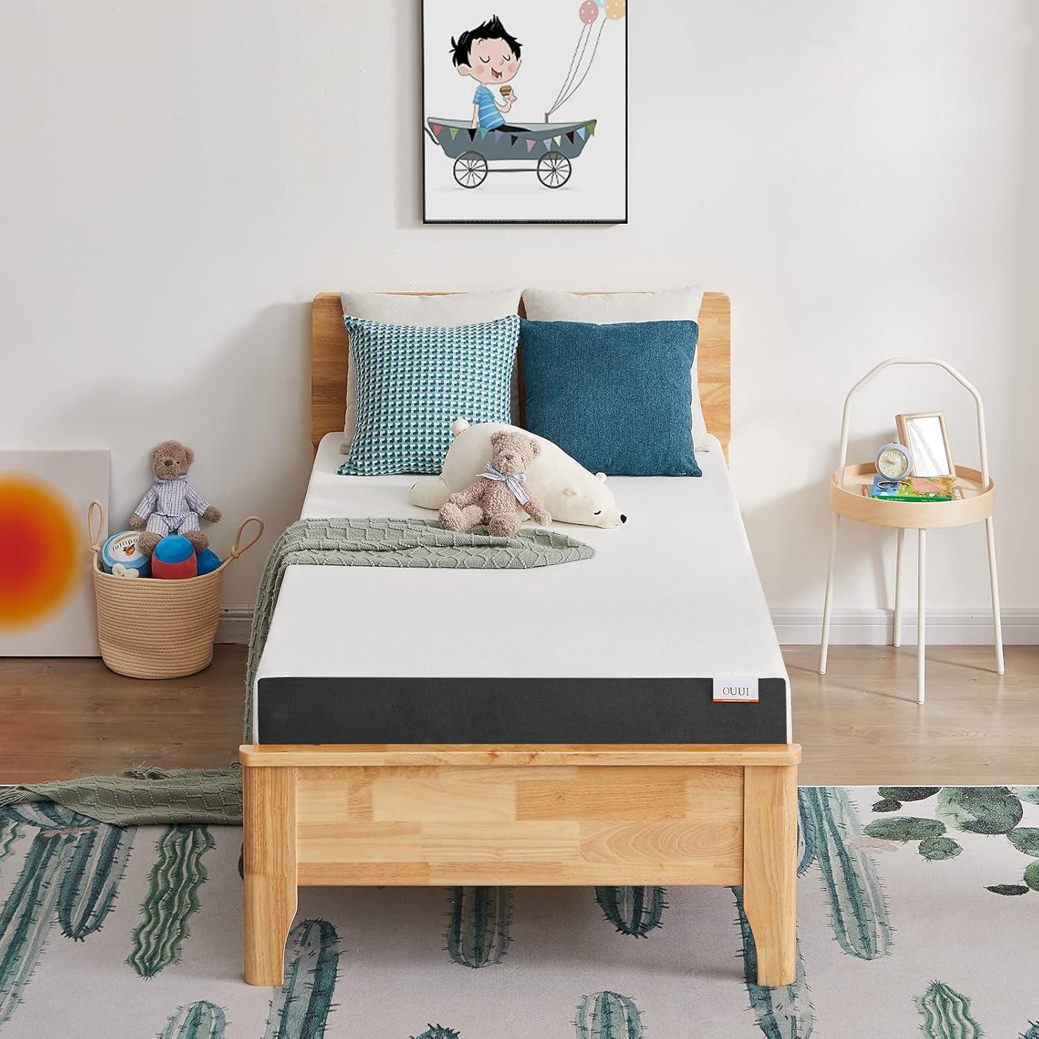 Queen Size Mattress, 5 Inch Queen Gel Memory Foam Mattress for Cool Sleep & Pressure Relief Breathable Cover Medium Firm Mattress in a Box, White, CertiPUR-US Certified