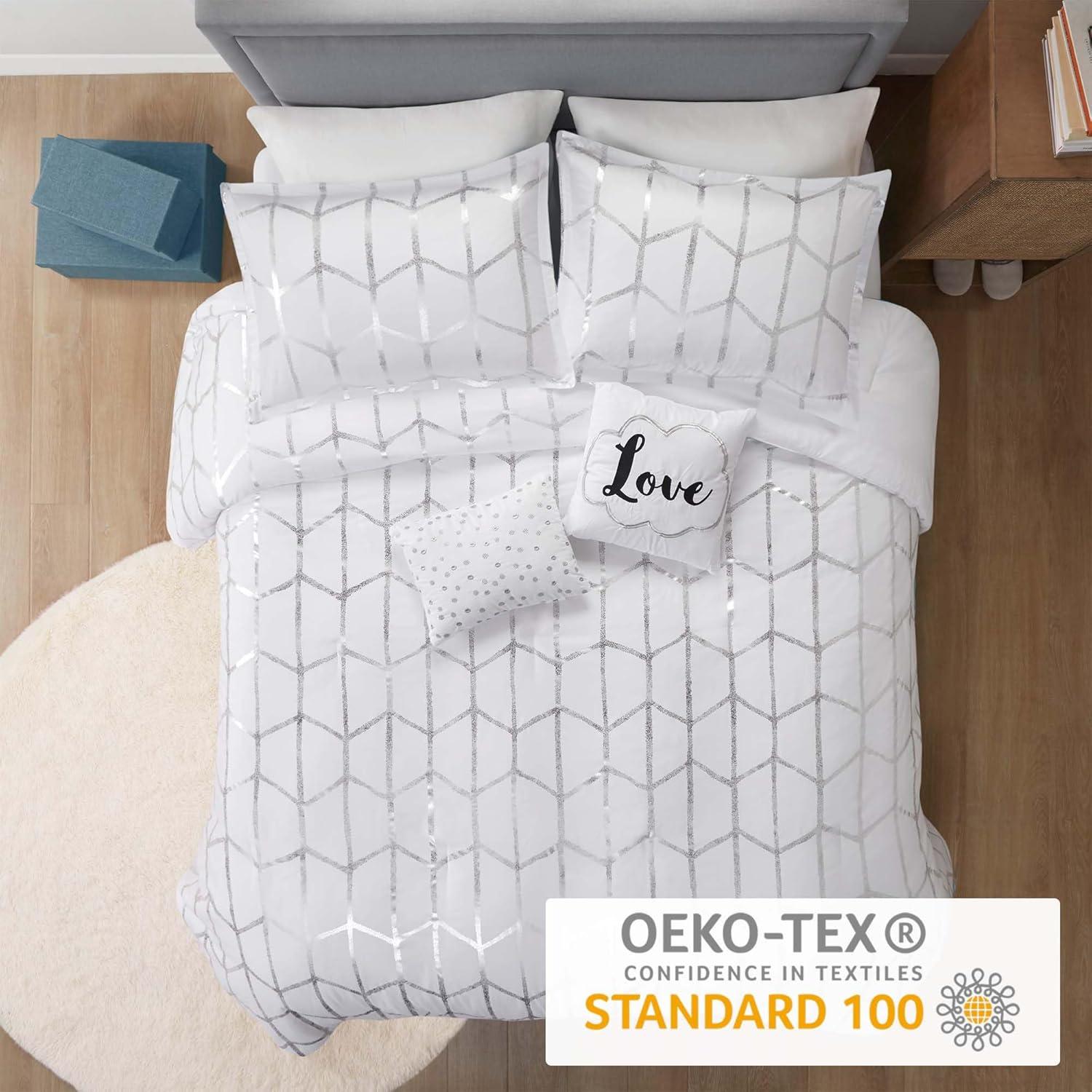 Intelligent Design Raina Metallic Printed Comforter Set