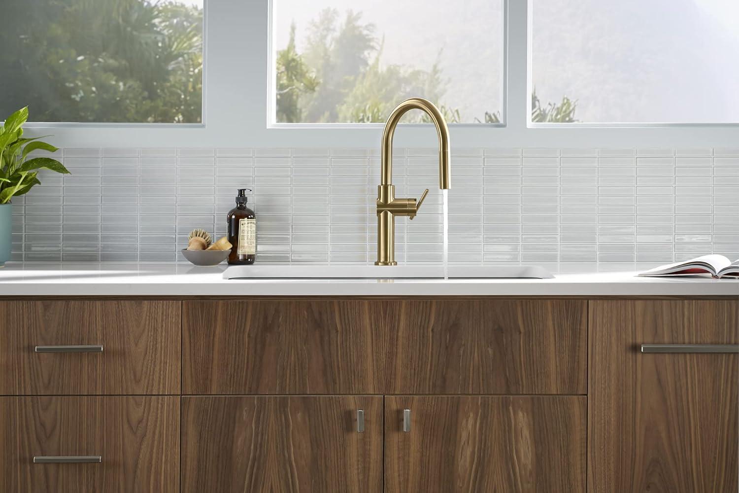 Sophisticated Moderne Brass Regular Kitchen Faucet with Pull-out Spray