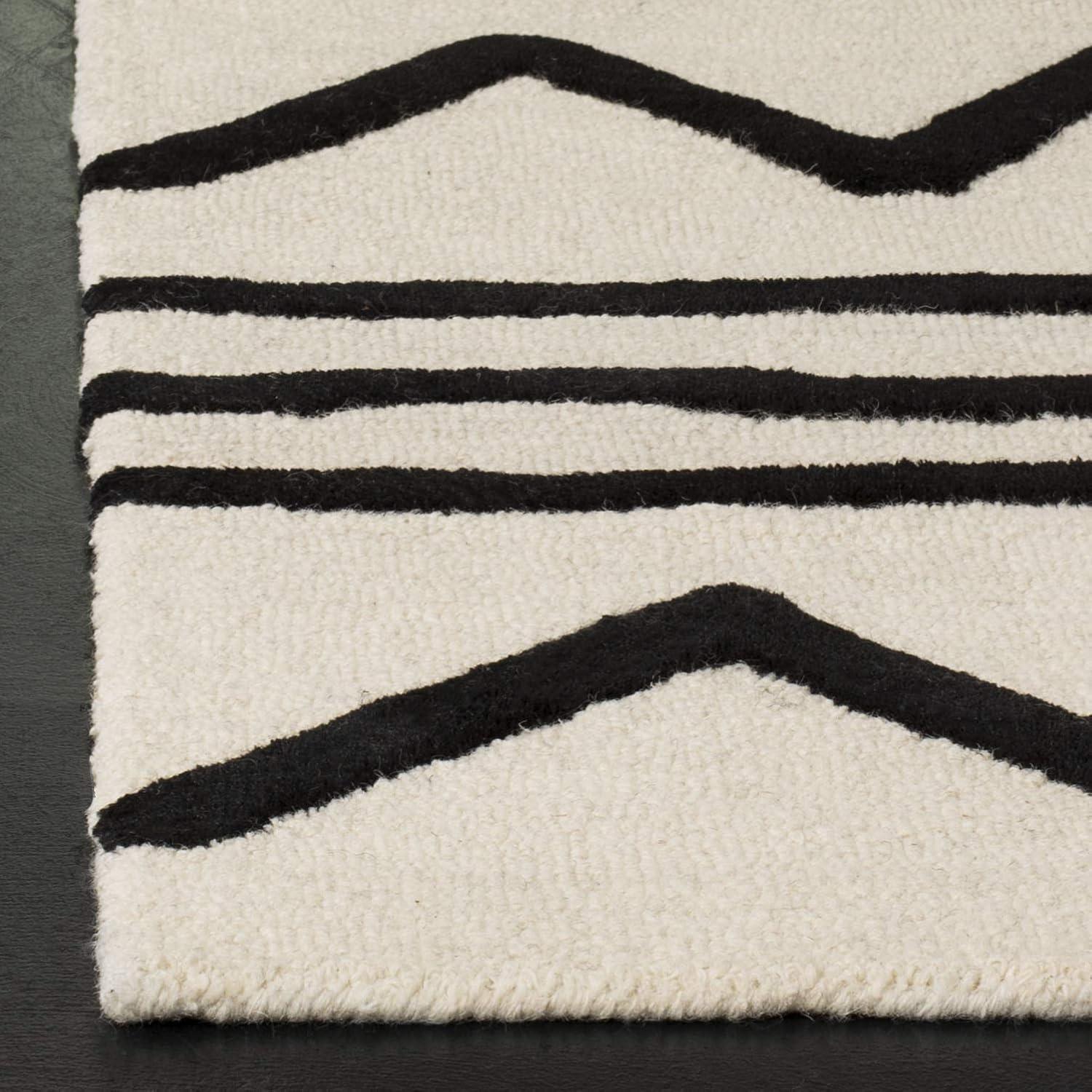 SAFAVIEH Kids Zigzag Striped Wool Area Rug, Ivory/Black, 6' x 9'