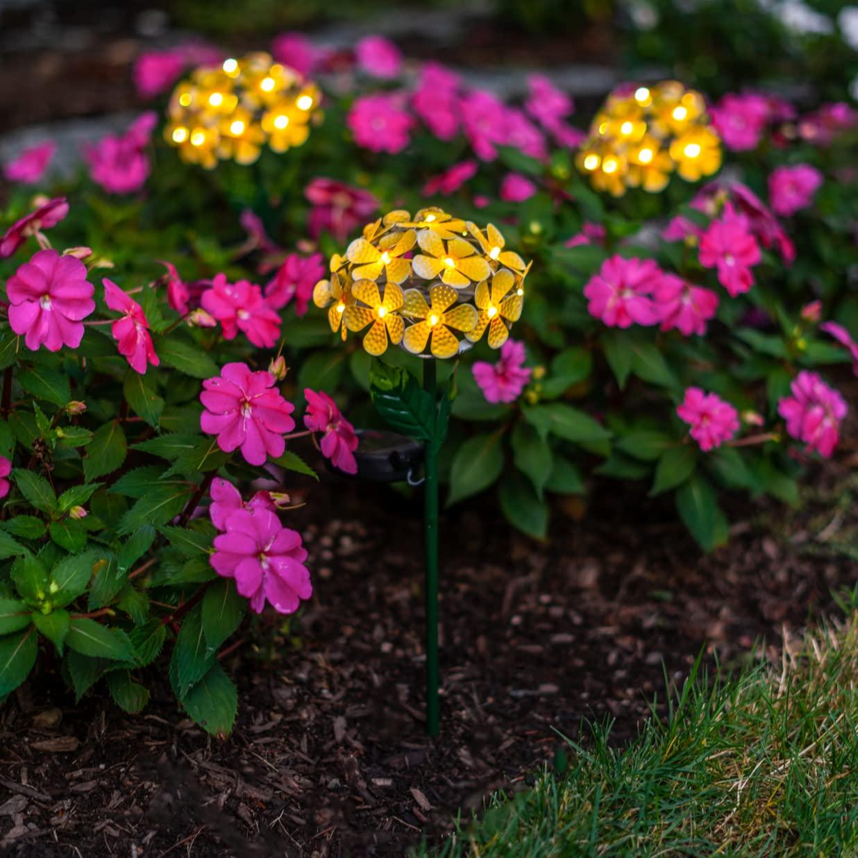 Solar Powered LED Metal Flower Garden Stake Light (Set of 2)