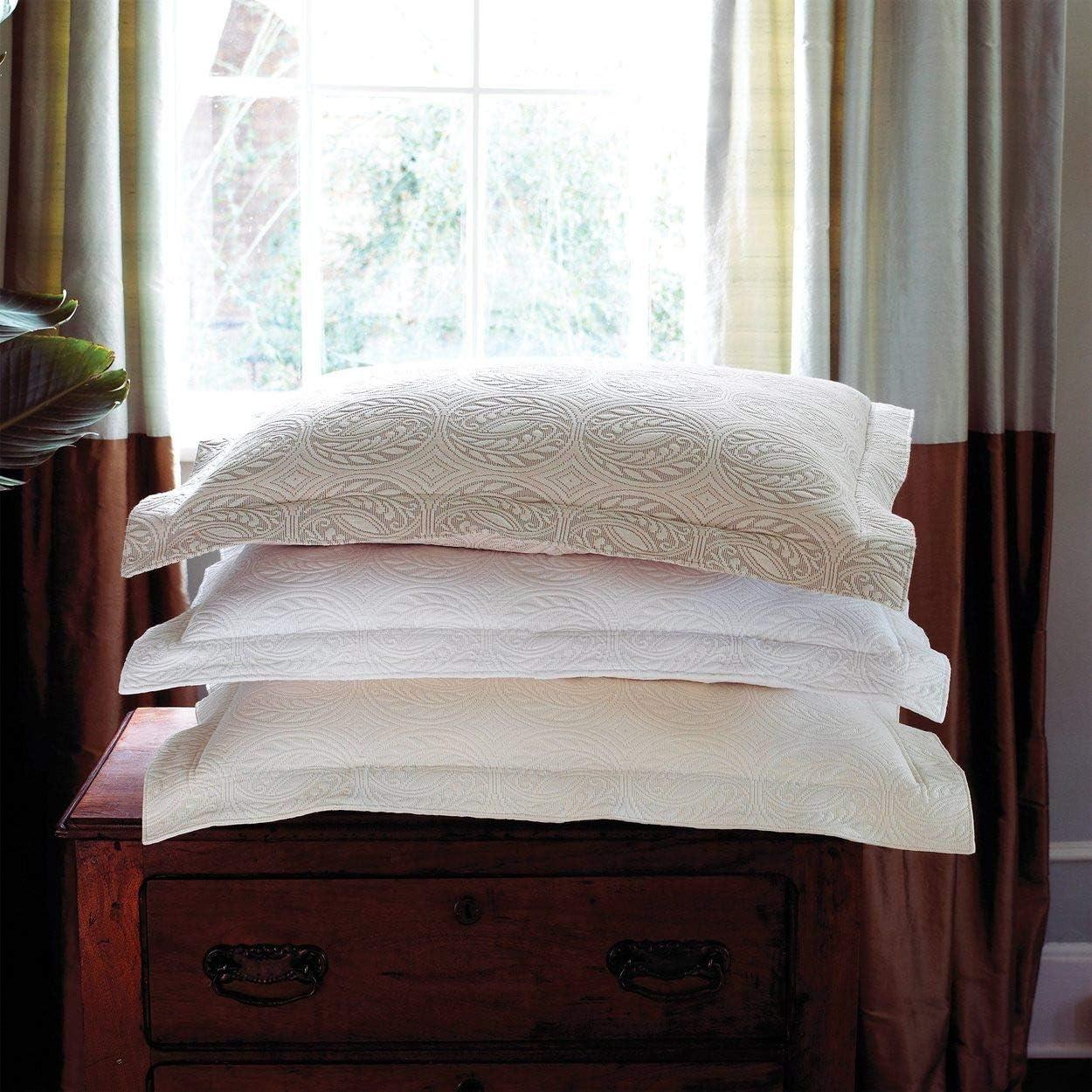 Dierking Traditional Cotton Floral Coverlet