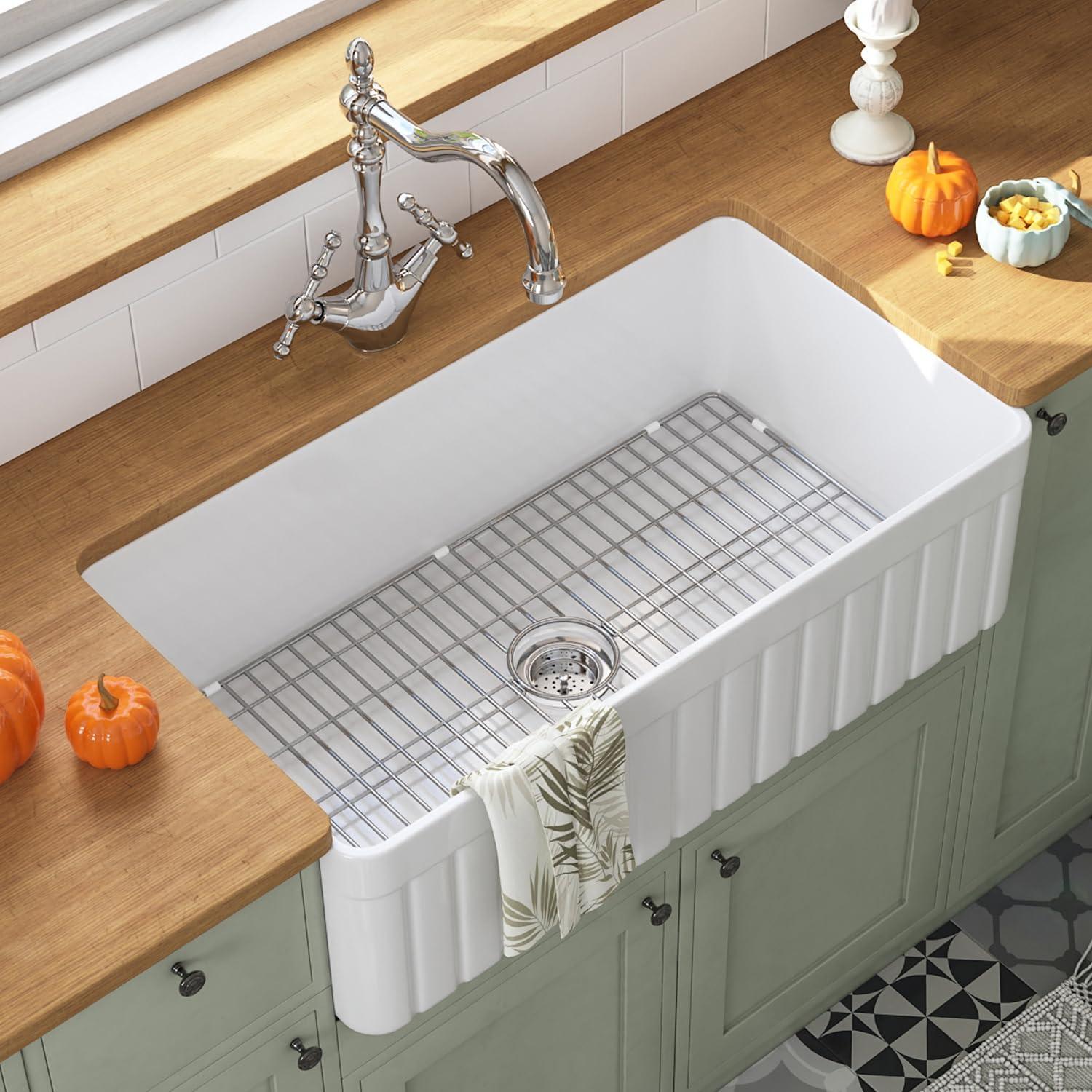 Solstice 33" L x 18" W Fireclay Farmhouse Kitchen Sink with Sink Grid and Basket Strainer