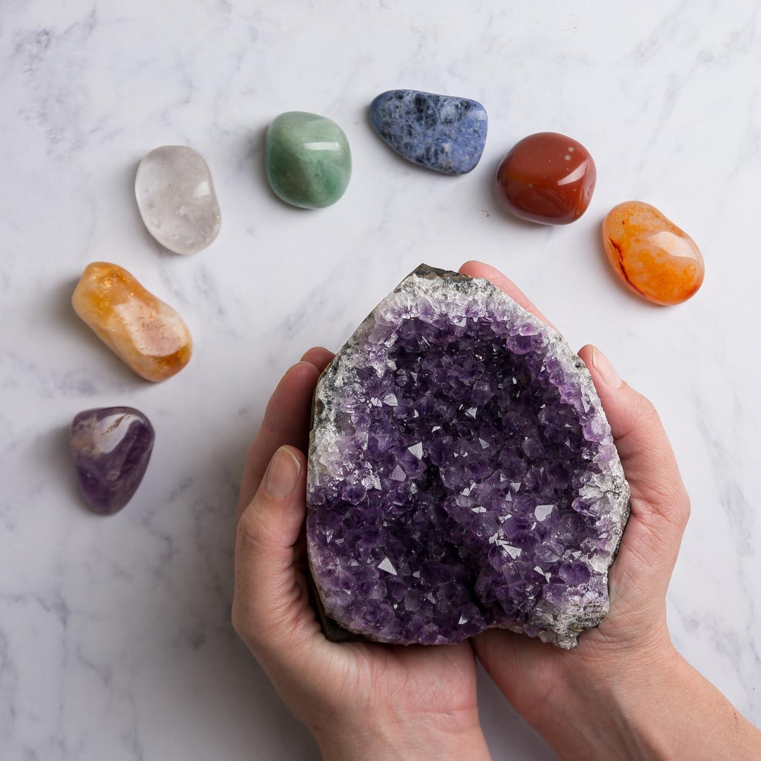 SAMSARI X-Large Amethyst Geode (2 lb to 3 lb) + 7 Chakras Crystal Healing Stones Set (Sodalite, Rock Crystal, Amethyst, Citrine, Carnelian, Red Jasper, Green Quartz), Palo Santo Stick, And Fabric Bag