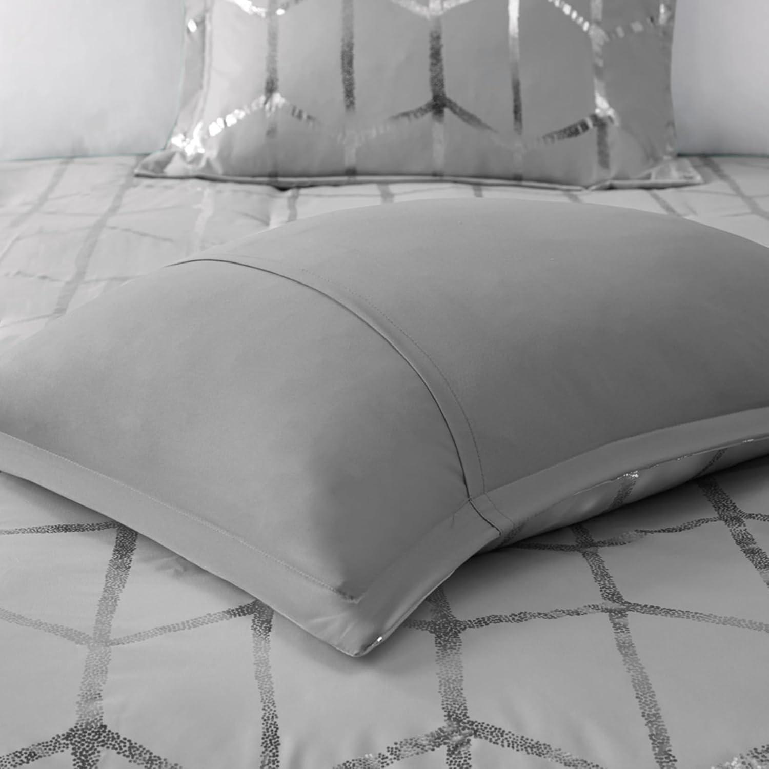 Intelligent Design Raina Metallic Printed Comforter Set
