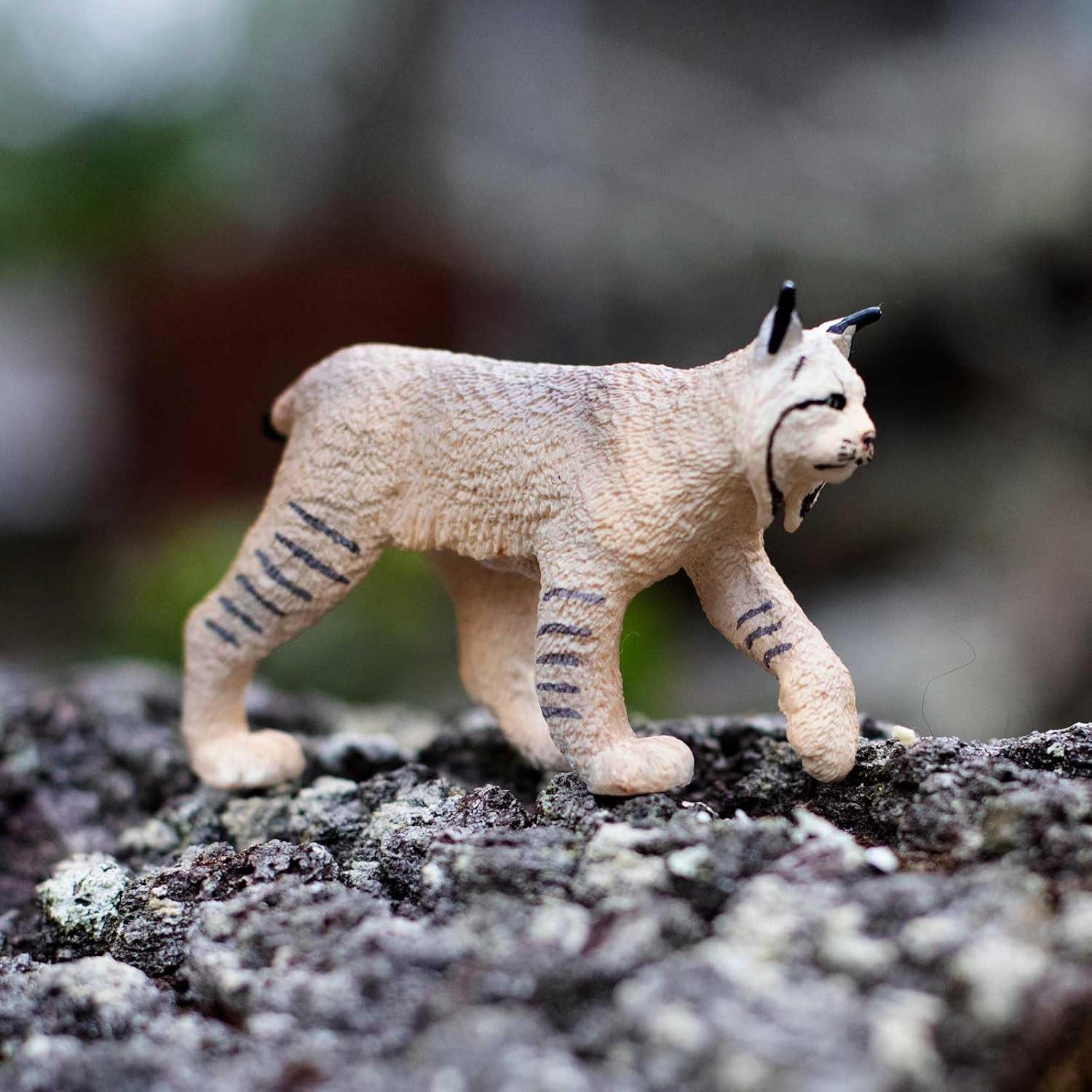 Safari Ltd. Lynx Figurine - Lifelike 3.5" Model Figure - Educational Toy for Boys, Girls, and Kids Ages 3+