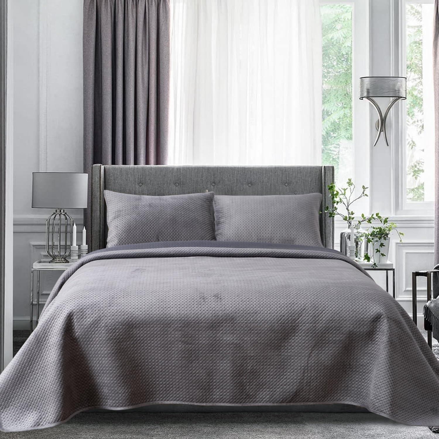 Kasentex  All Season Plush Poly Velvet Lavish Design Quilt Set Soft and Warm Machine Washable Coverlet Grey Queen