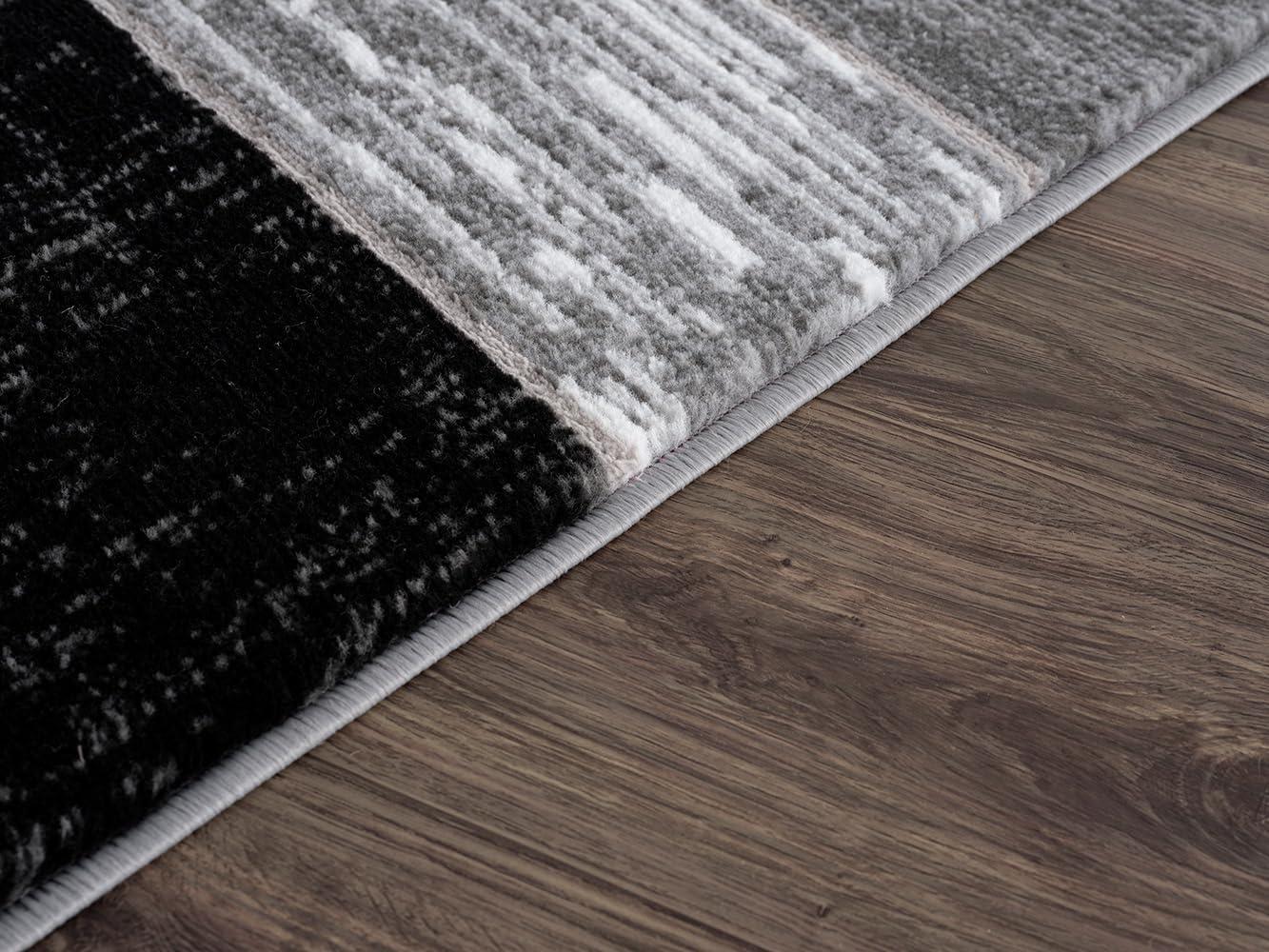 Black and Gray Geometric Synthetic 5' x 7' Area Rug