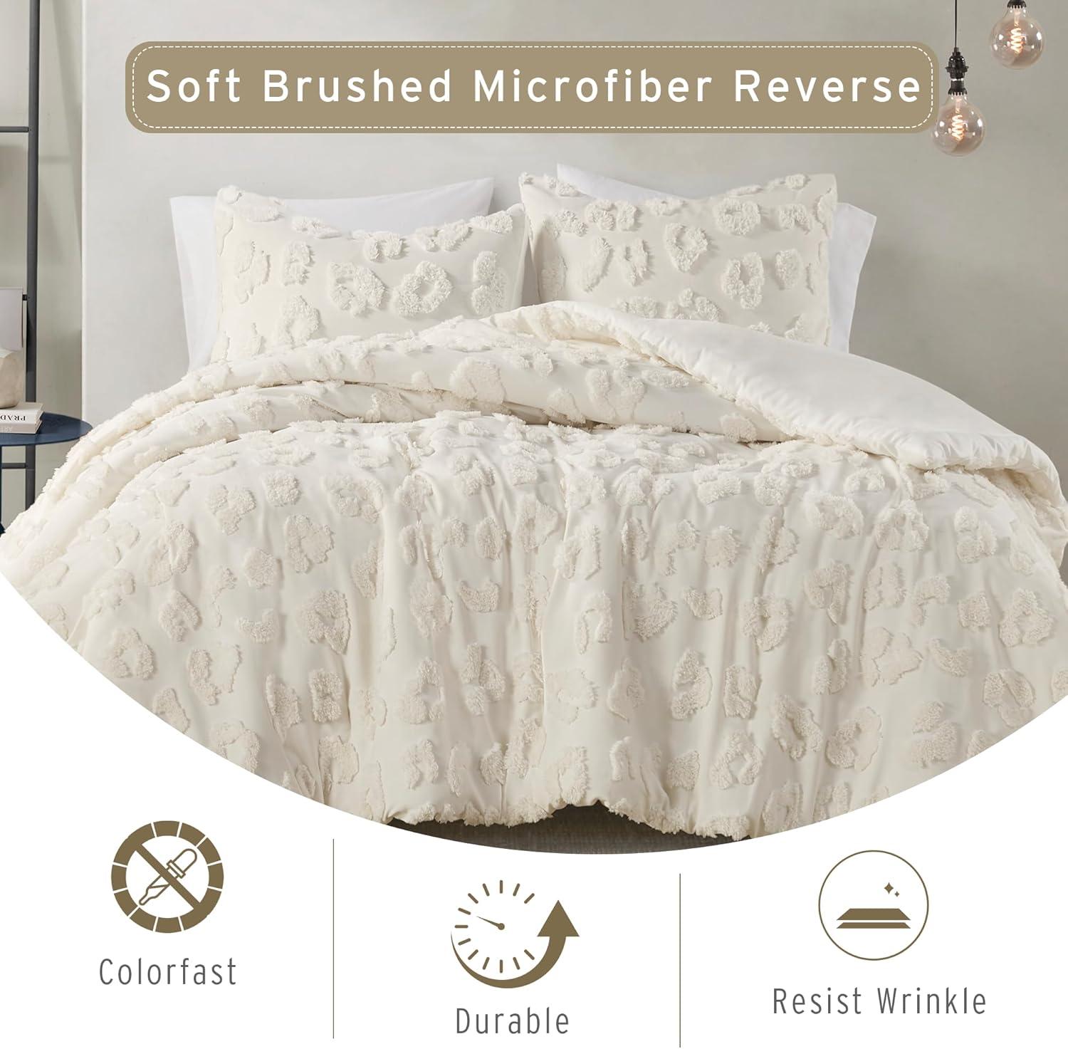 Intelligent Design Larissa Animal Chenille Comforter Set