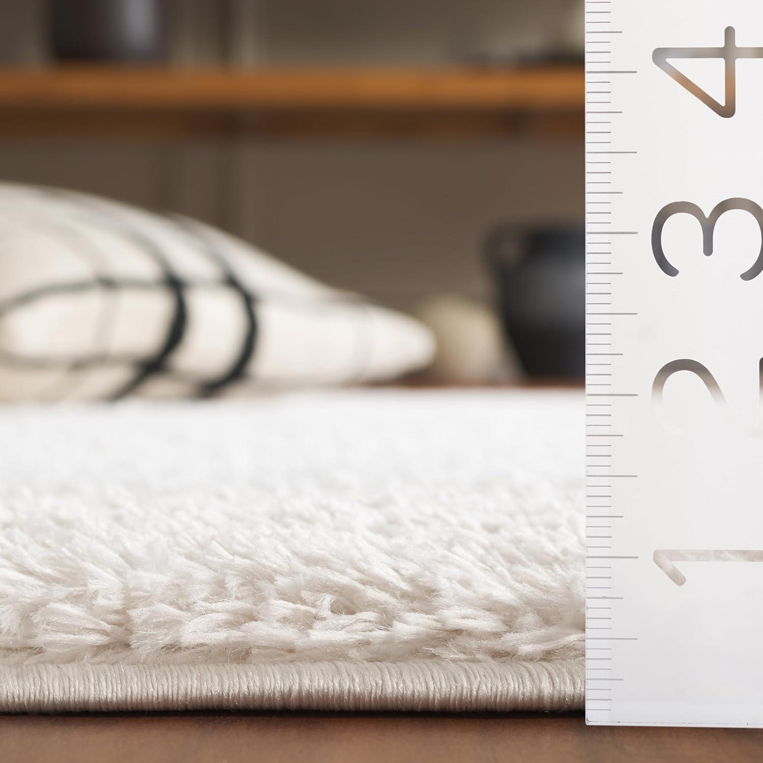 August Shag 900 AUG900 Power Loomed Indoor Area Rug - Ivory - 4'x6' - Safavieh