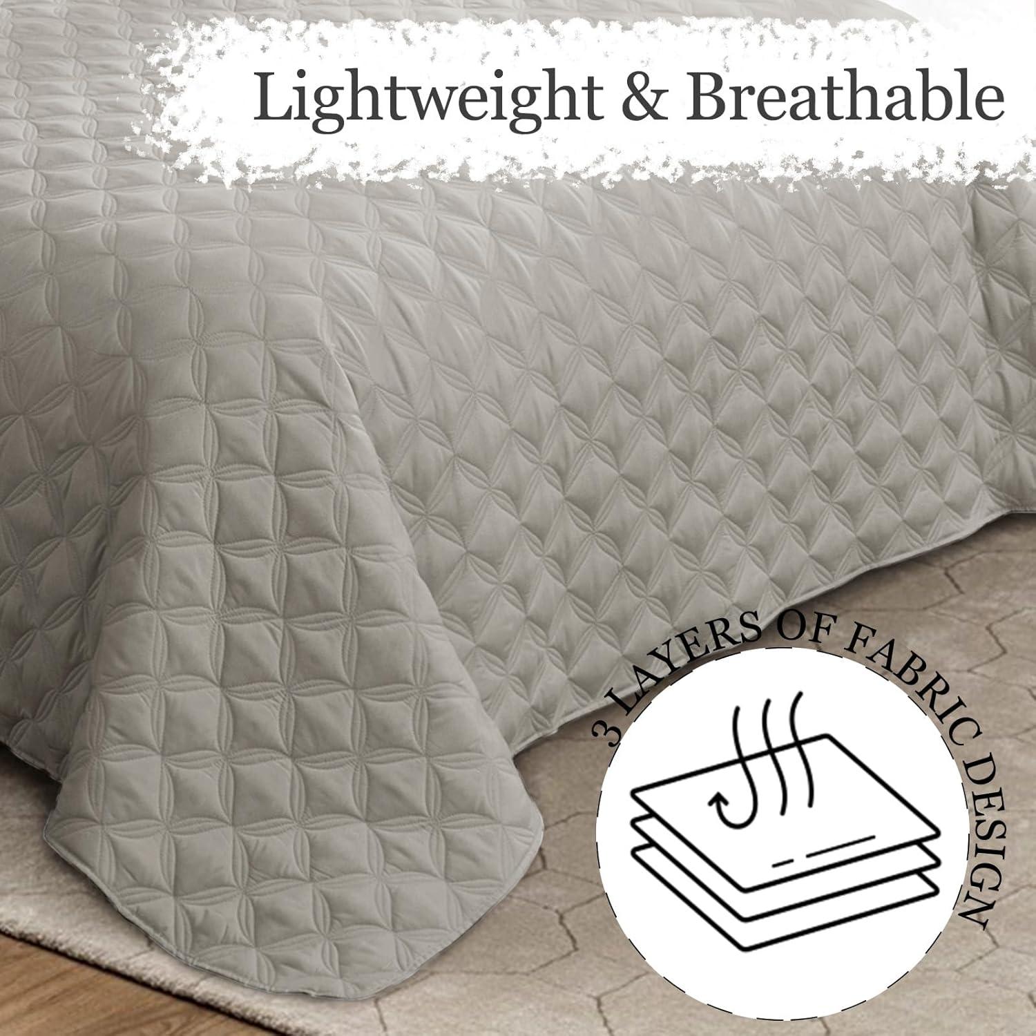 Exclusivo Mezcla Queen Quilt Bedding Set, Lightweight Soft Light Grey Queen Bedspreads Coverlets with Geometric Stitched Pattern