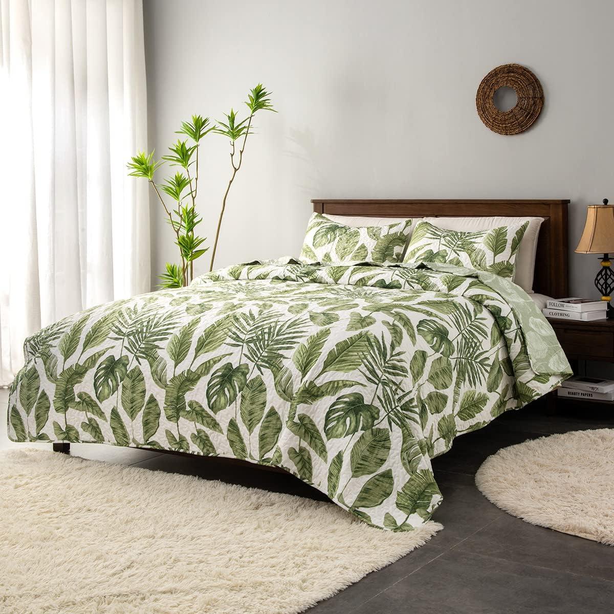 Twin Green Microfiber Reversible Tropical Quilt Set